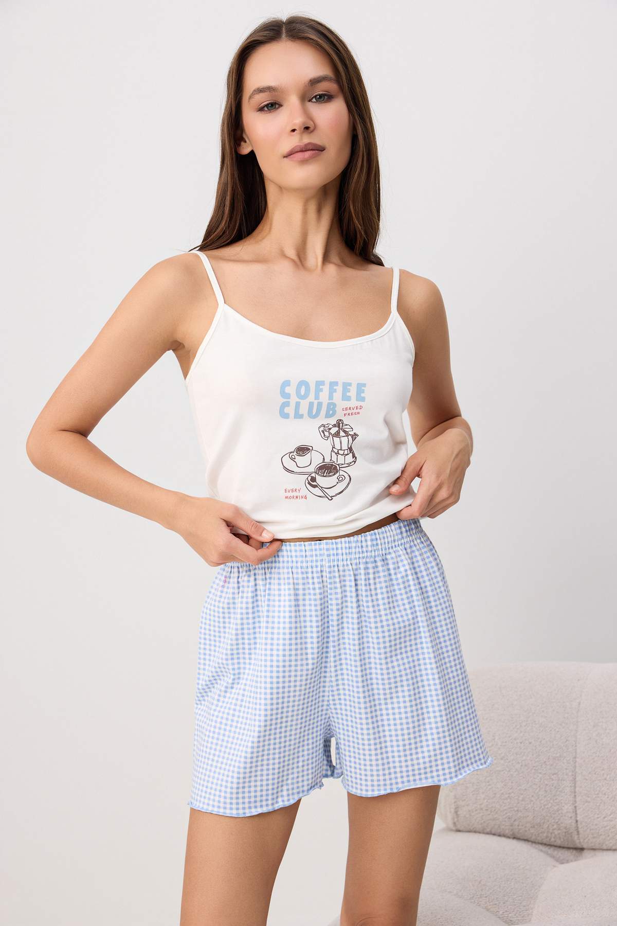Trendyolmilla Beyaz-Mavi Pamuklu Yumuşak Tuşe Kahve Baskılı ve Kareli Örme Pijama Takımı THMSS26PT00128