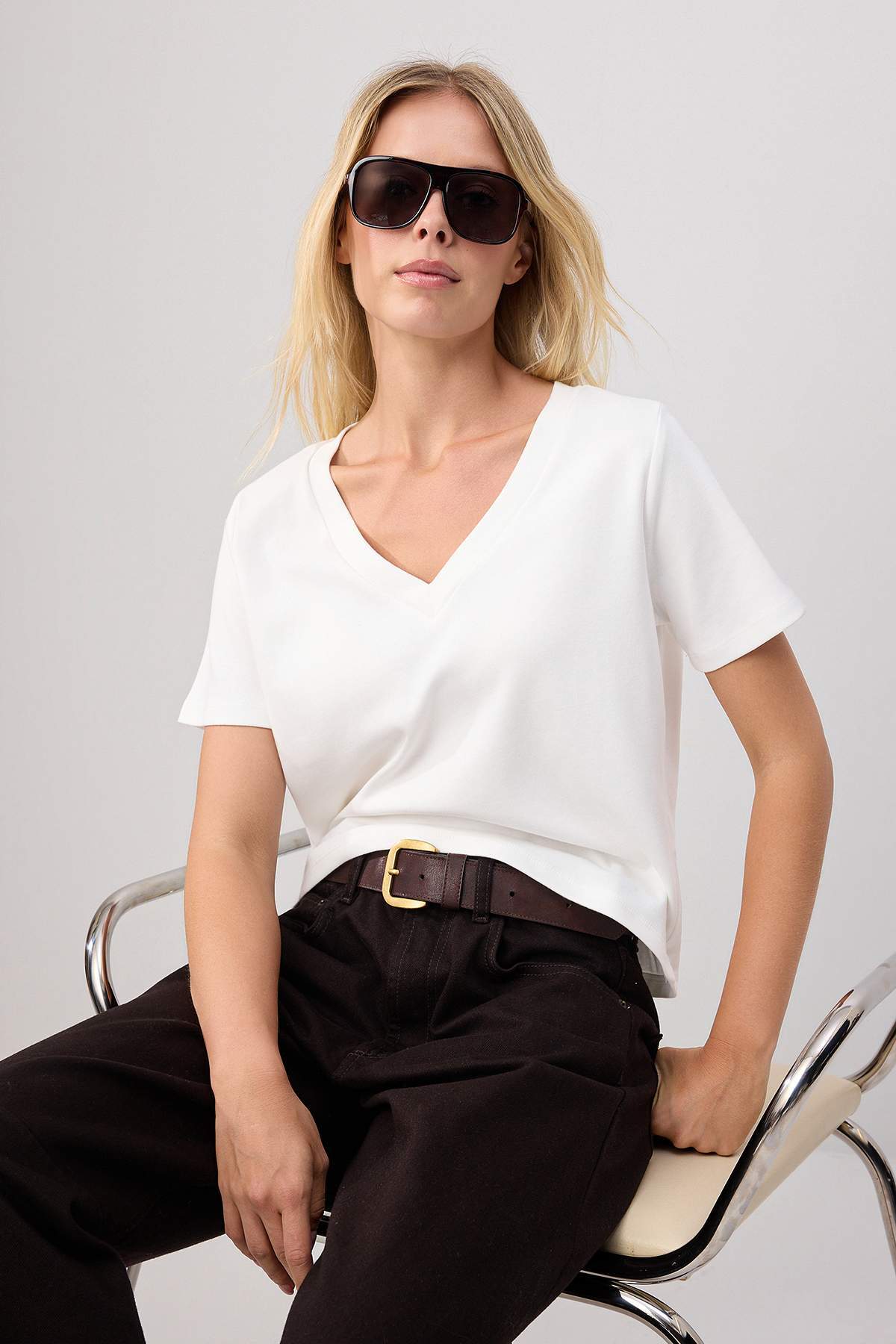 Trendyolmilla Ekru Düz Oversize Bisiklet Yaka Standart Kol Kısa İnterlok Örme T-Shirt TWOSS26TS00346