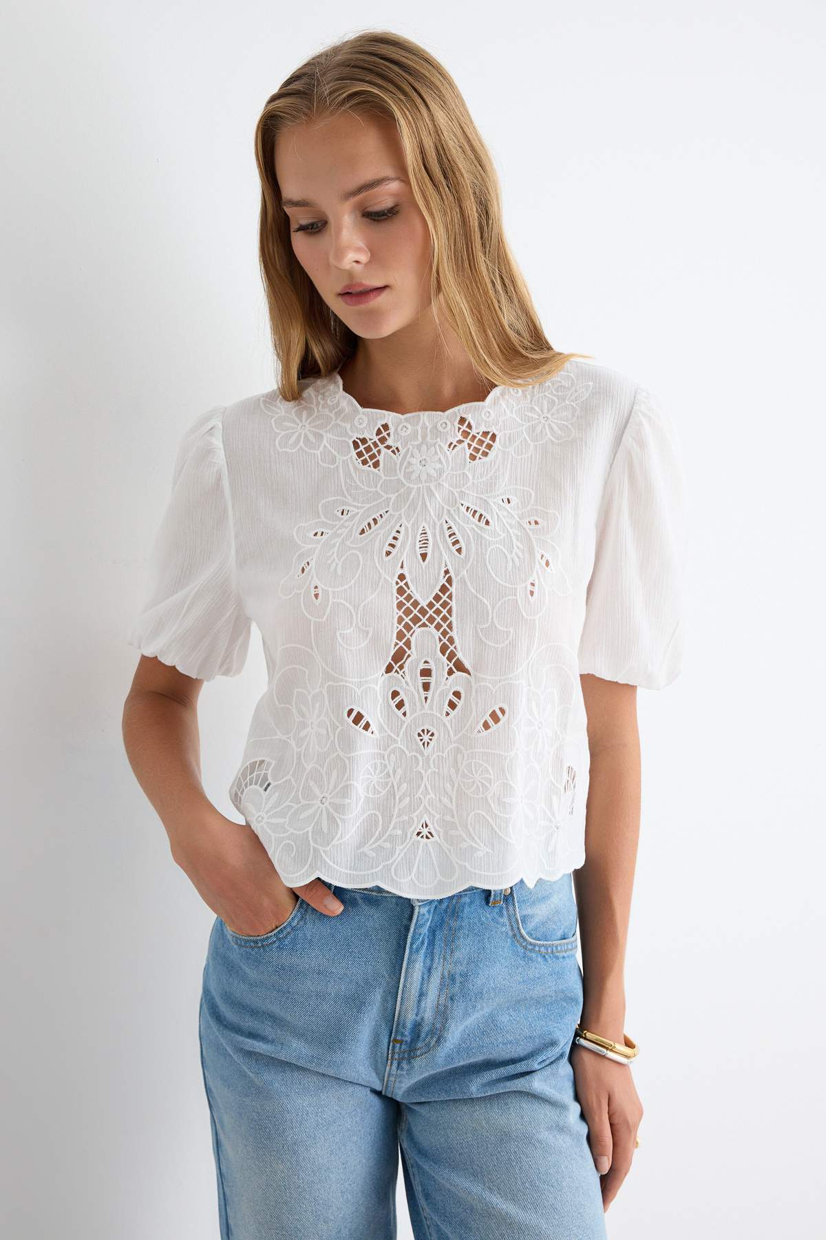 Trendyolmilla Beyaz %100 Pamuk Brode Bluz TWOSS26BZ00654