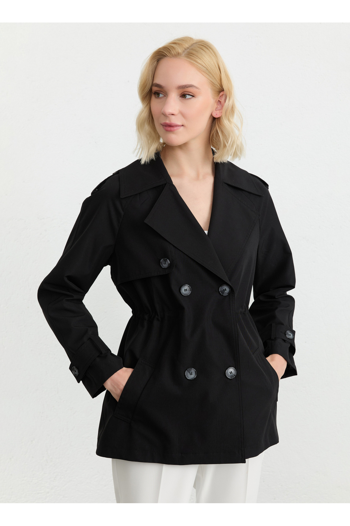 Selen Siyah Kadın Trençkot 26YSL9577
