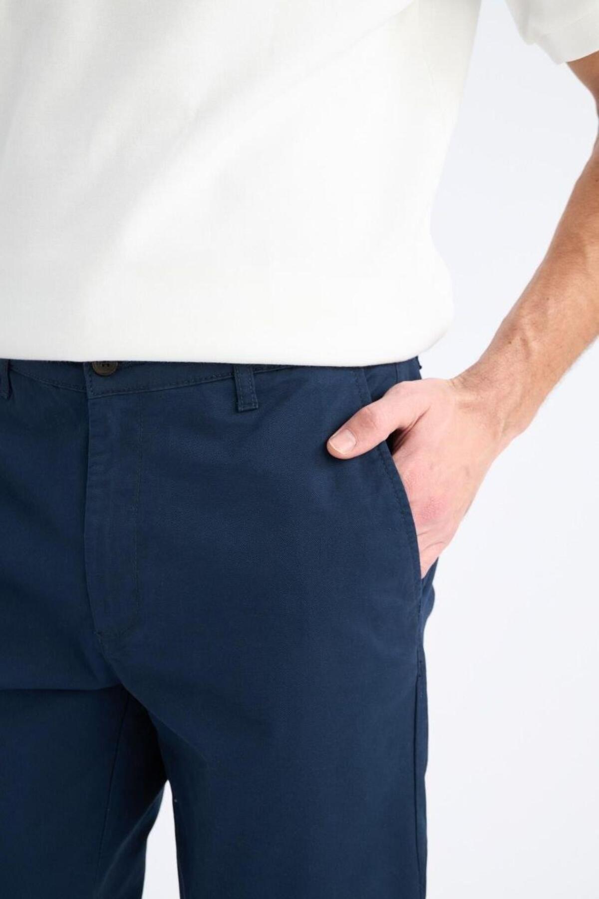 DeFacto Regular Fit Normal Kesim Cepli Düz Paça Chino Pantolon D7349AX25AU görsel 8