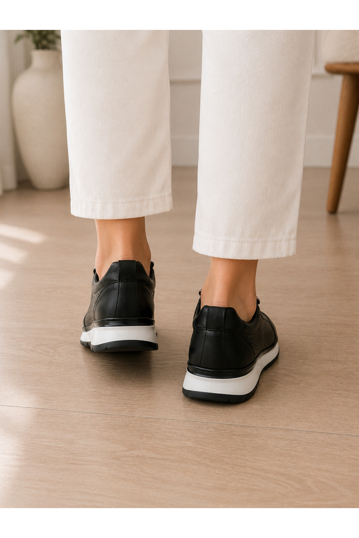 Cooka Shoes Siyah Delikli Günlük Kadın Ayakkabı Ortopedik Taban Hafif Rahat Sneaker