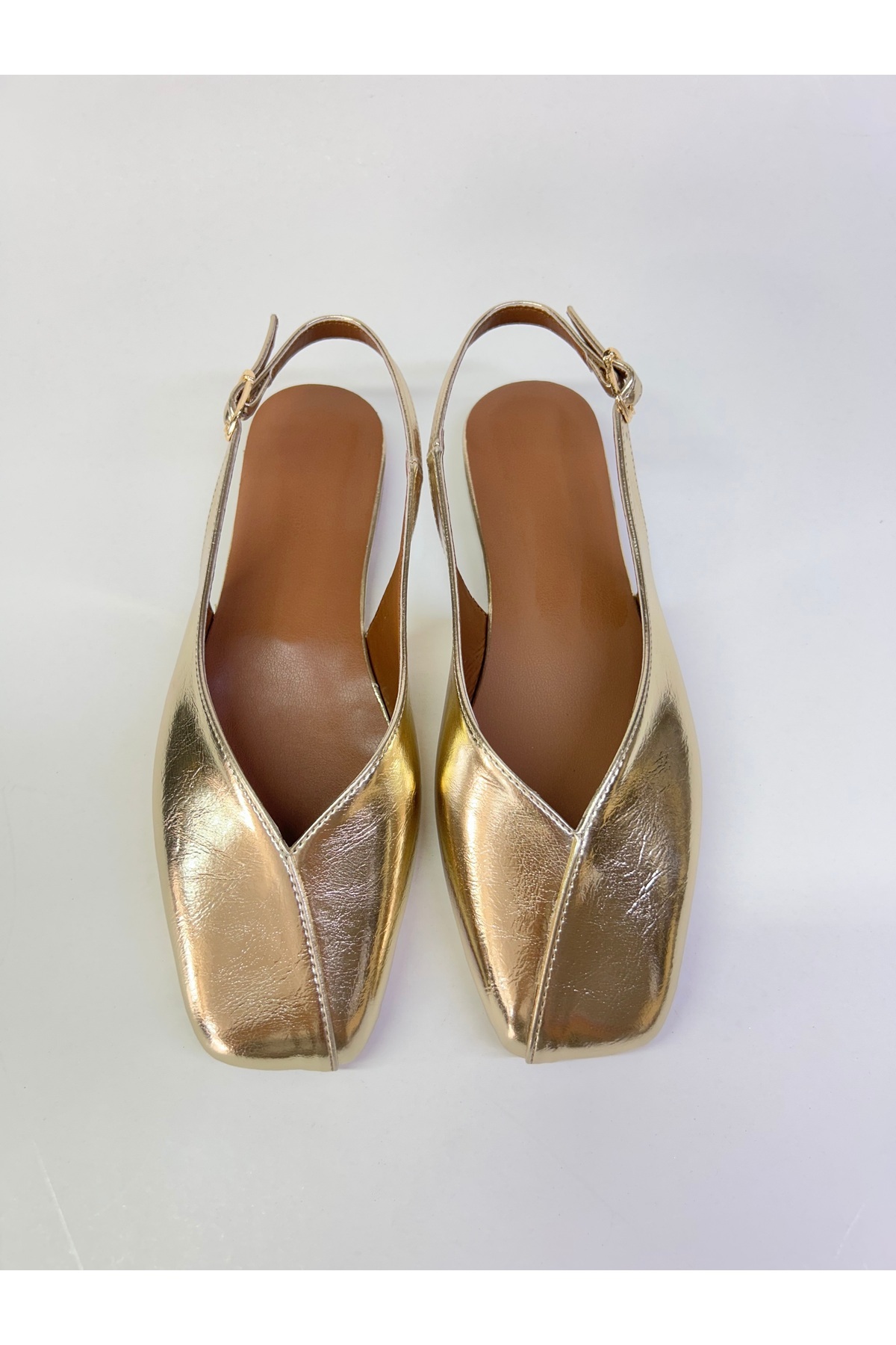 azza shoes BİANCA KADIN KARE KALIP PARLAK ARKASI AÇIK TOKA DETAYLI ZARİF ŞIK GÜNLÜK BABET görsel 2