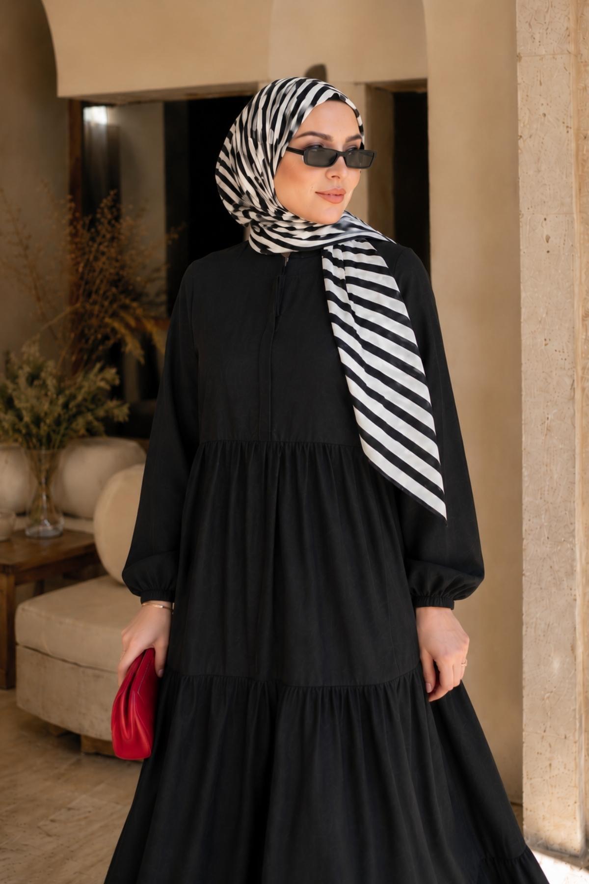 AFVENTE Lara Flounce Dress Black