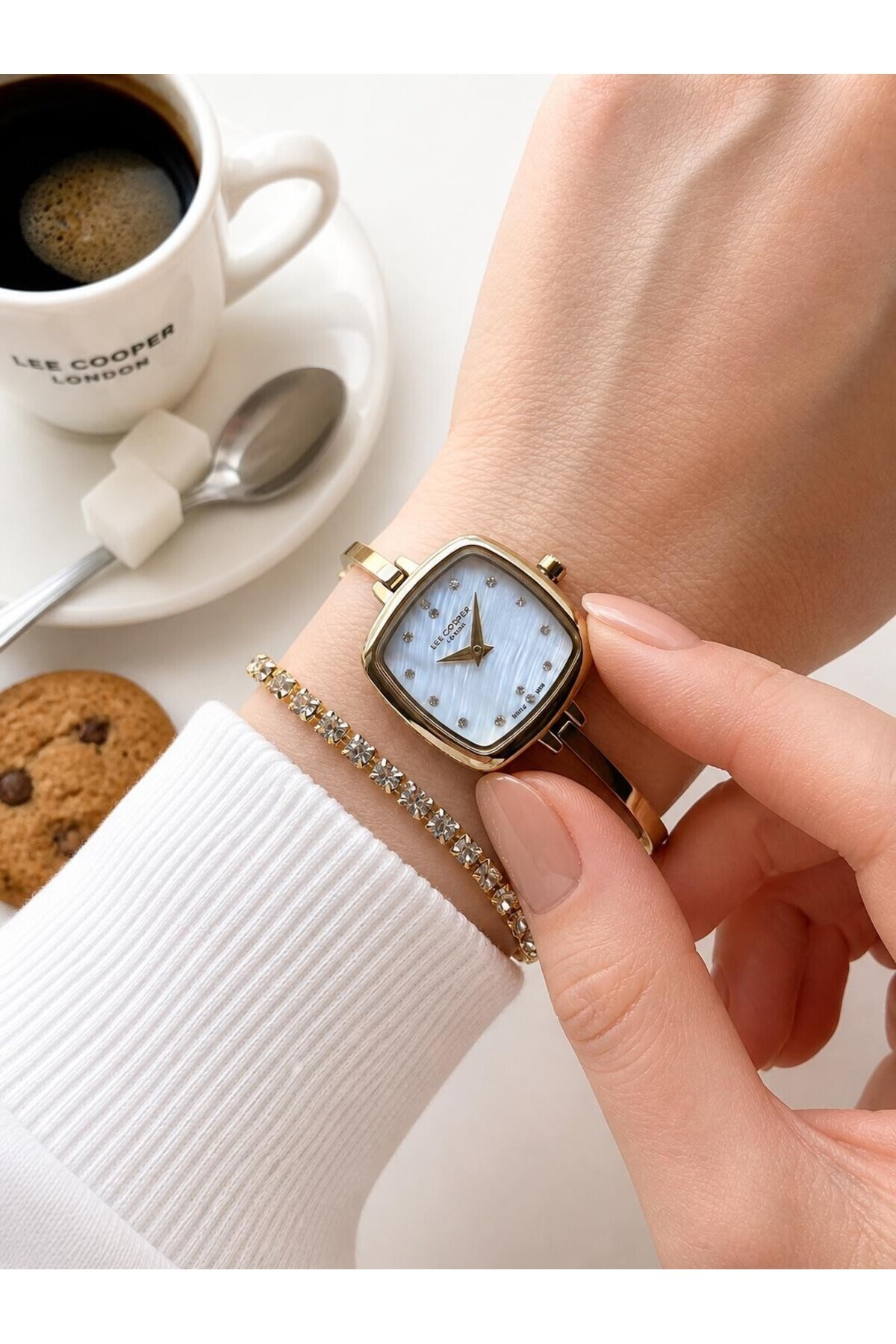 Gold Minimal Thin Bracelet Women Wrist Watch Stylish And Elegant 2 Years Warranty+Bracelet C8353.120