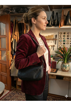 Capreolus Leather Hakiki deriden baget kol çantası siyah desenli