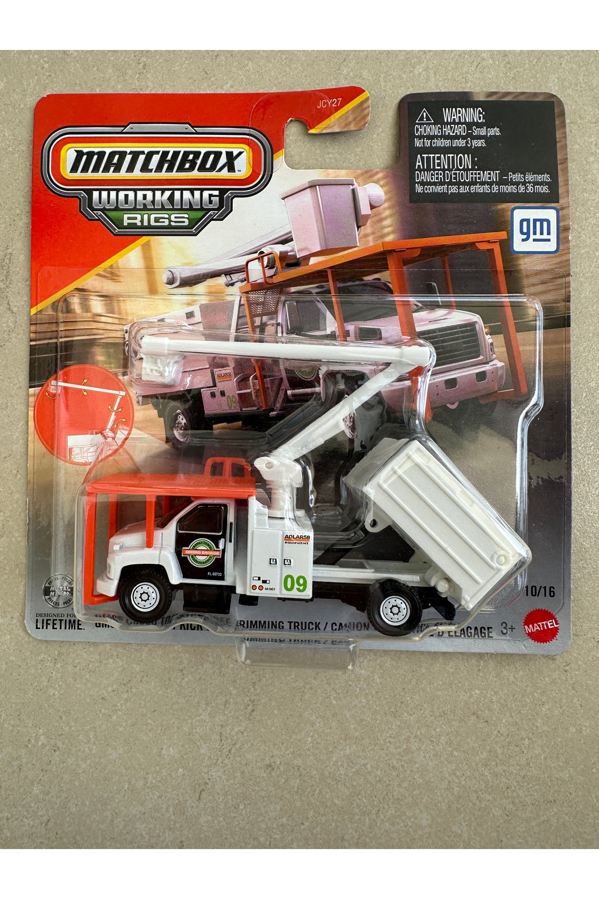 Matchbox Working Rigs GMC C8500 Topkick Tree Trimming Truck