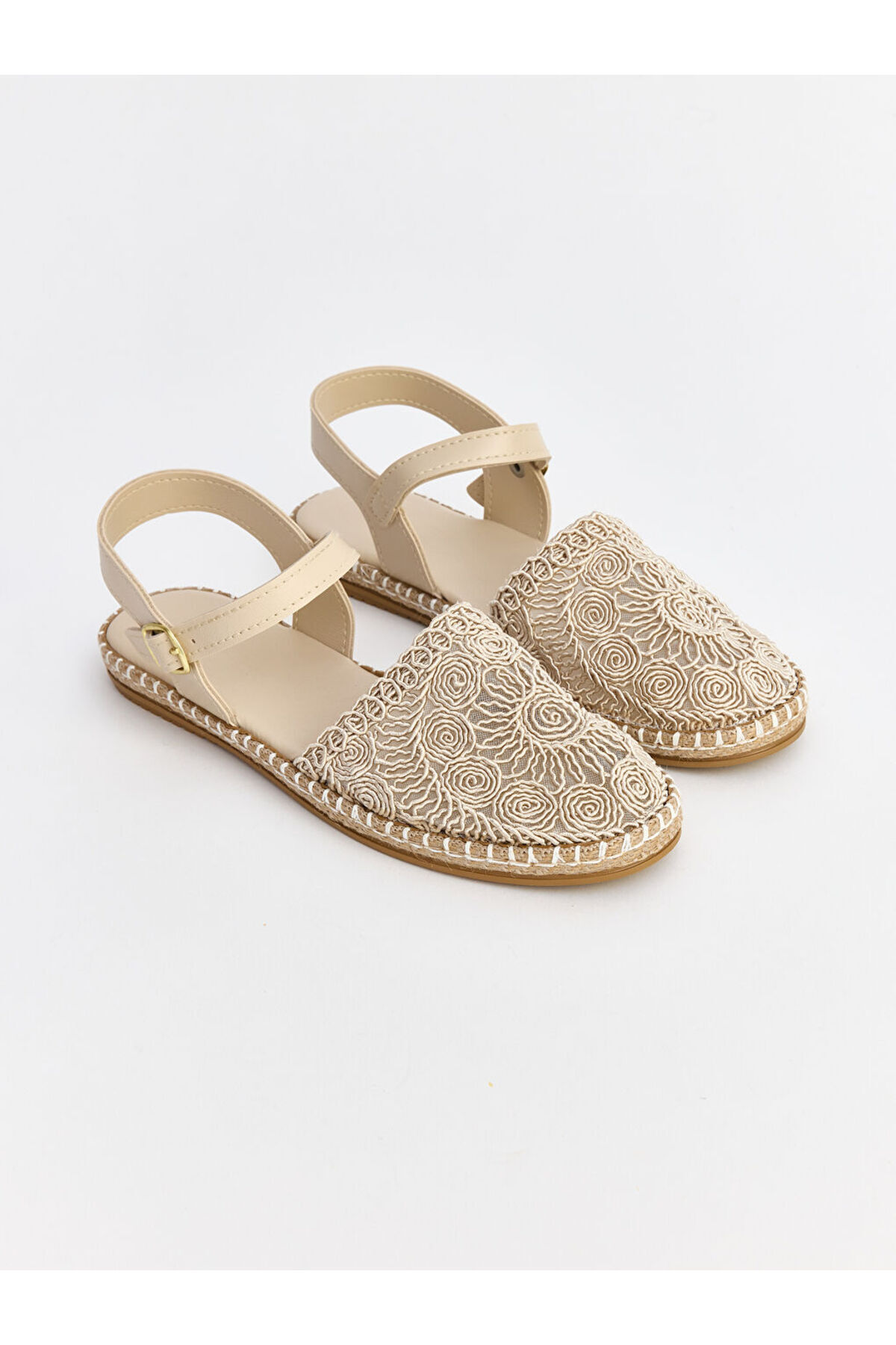 LC Waikiki LCW STEPS Deri Görünümlü Kadın Sandalet