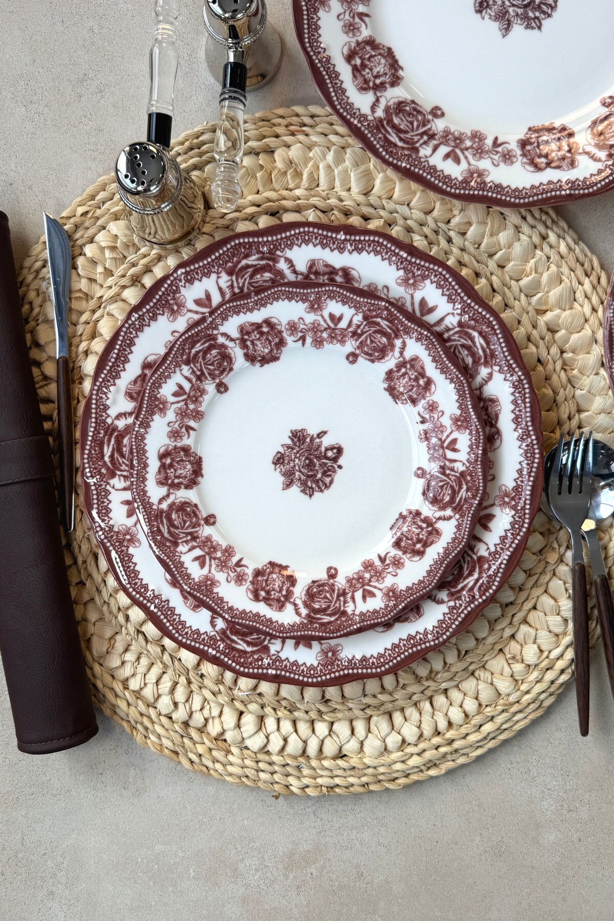 porselenden Diana 24 Parça 6 Kişilik Premium Porselen Yemek Takımı Bordo-Kahve Çiçek Desenli