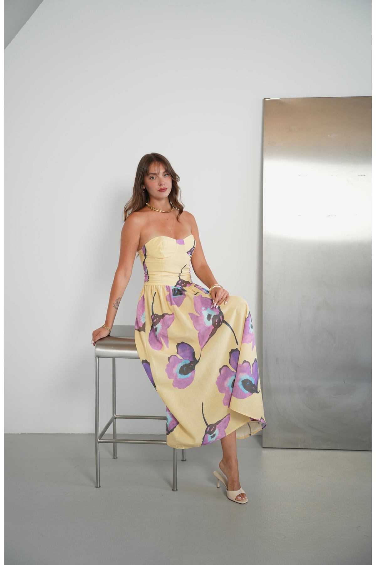 Zey Studio Women's Yellow Floral Patterned Strapless Long Dress