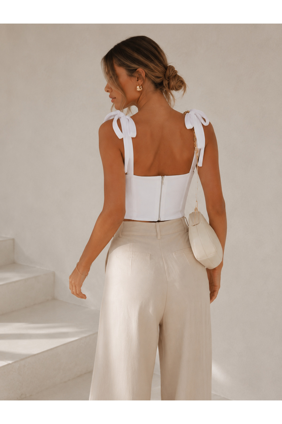 SHEBARA OMUZ BAĞLAMALI BALENLİ BEYAZ CROP görsel 5