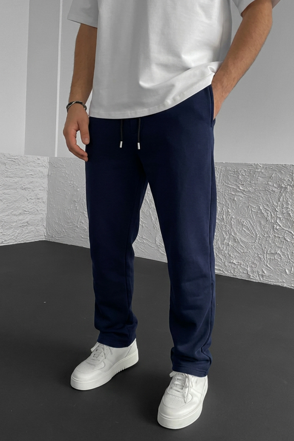 STRAVON Erkek Lacivert Pamuklu Baggy Fit Rahat Kesim Beli Bağlamalı Yan Cepli Örme Eşofman Altı görsel 4