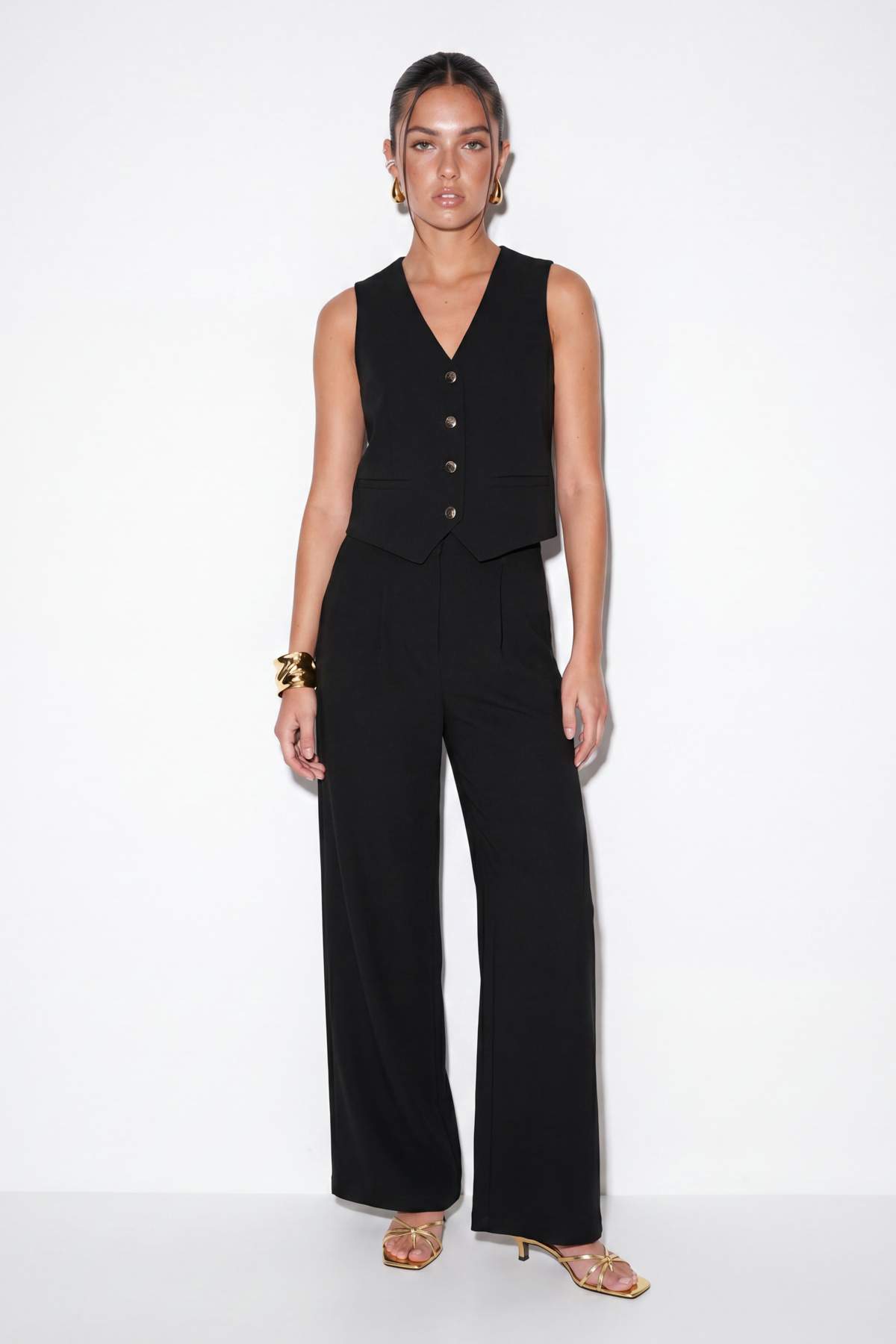 Drop by Trendyolmilla Siyah Yelekli Rahat Kalıp Alt & Üst Takım TDRSS26AU00038