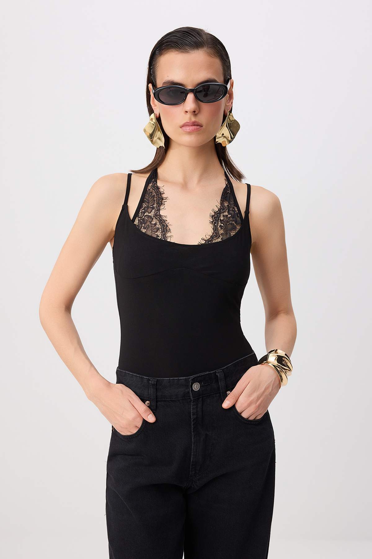 Trendyolmilla Siyah Dantel Detaylı Yaka Askılı Party Body TPRSS26BD00020