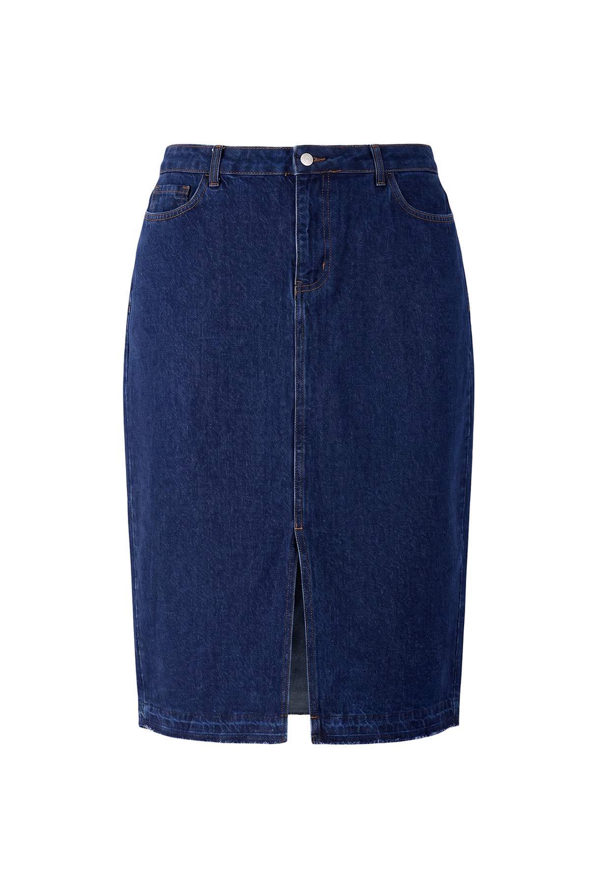 Trendyolmilla Curve MaviÖn Yırtmaçlı Midi Boy %100 Pamuk Non-Stretch Büyük Beden Denim Etek TBBSS23AZ00054