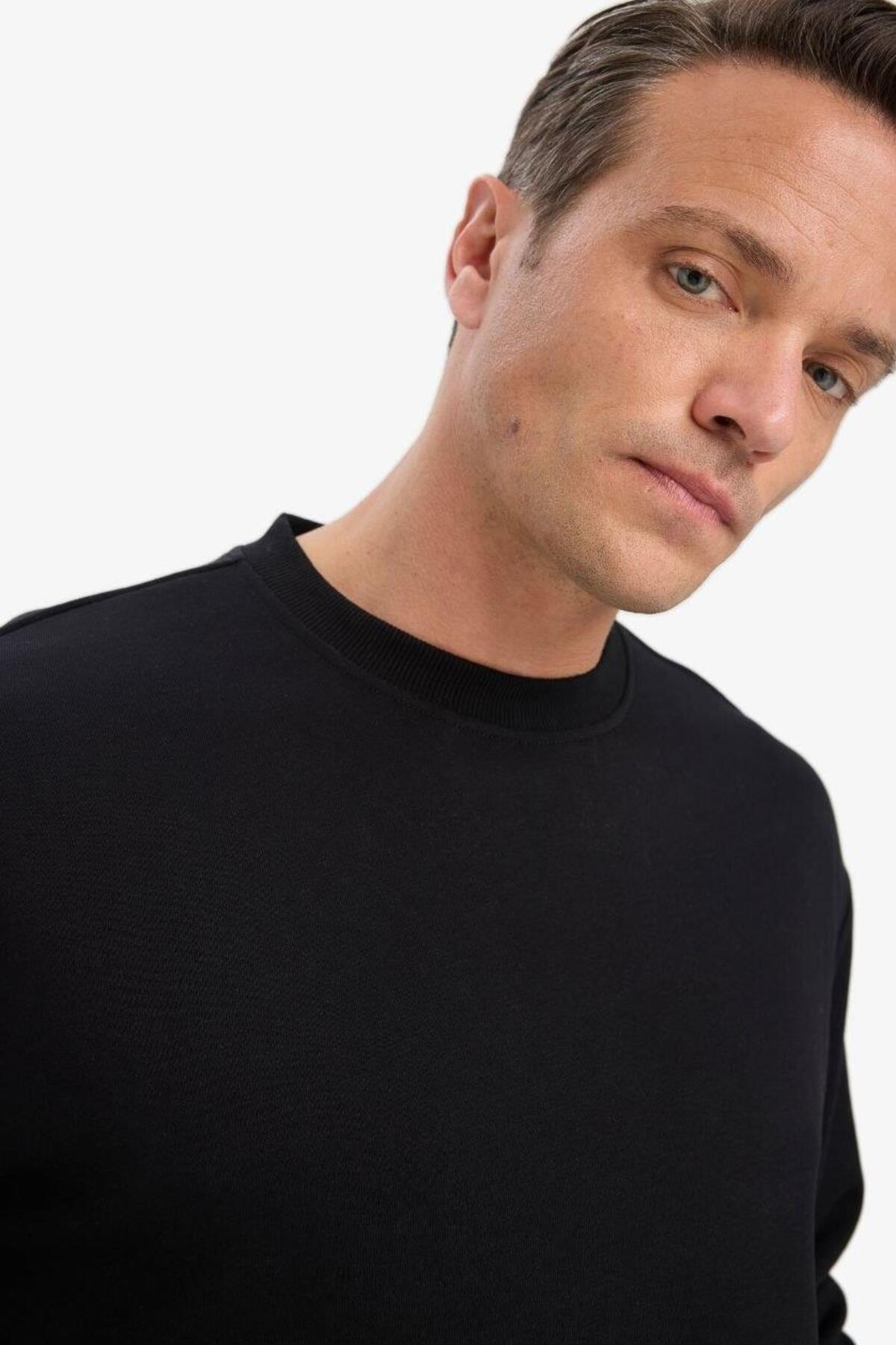 DeFacto Relax Fit Bisiklet Yaka Kalın İçi Yumuşak Tüylü Basic Düz Sweatshirt T5139AZ22AU görsel 7