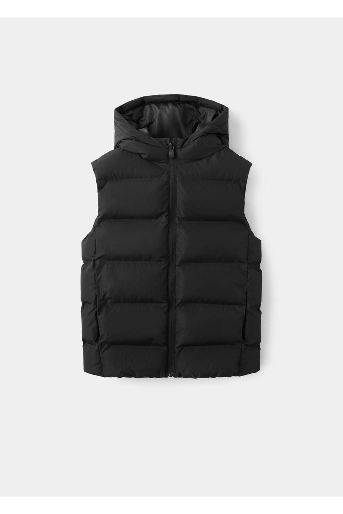 Quilted vest with hood