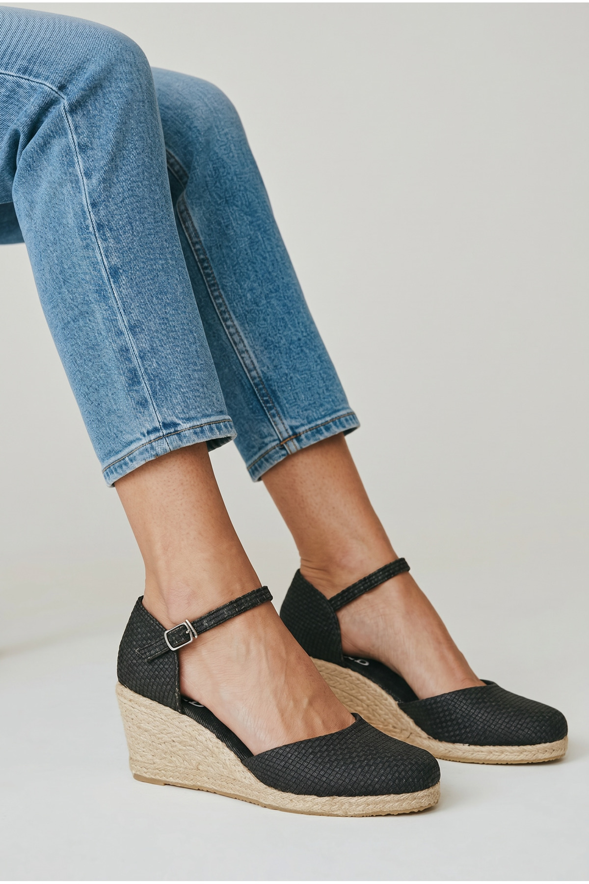 Y&D Shoes Siyah Dokulu Espadril Dolgu Topuk Sandalet görsel 4