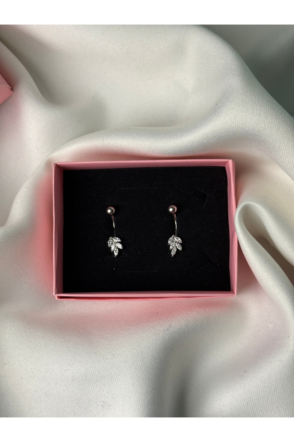 Yaprak Göbek Piercing 3