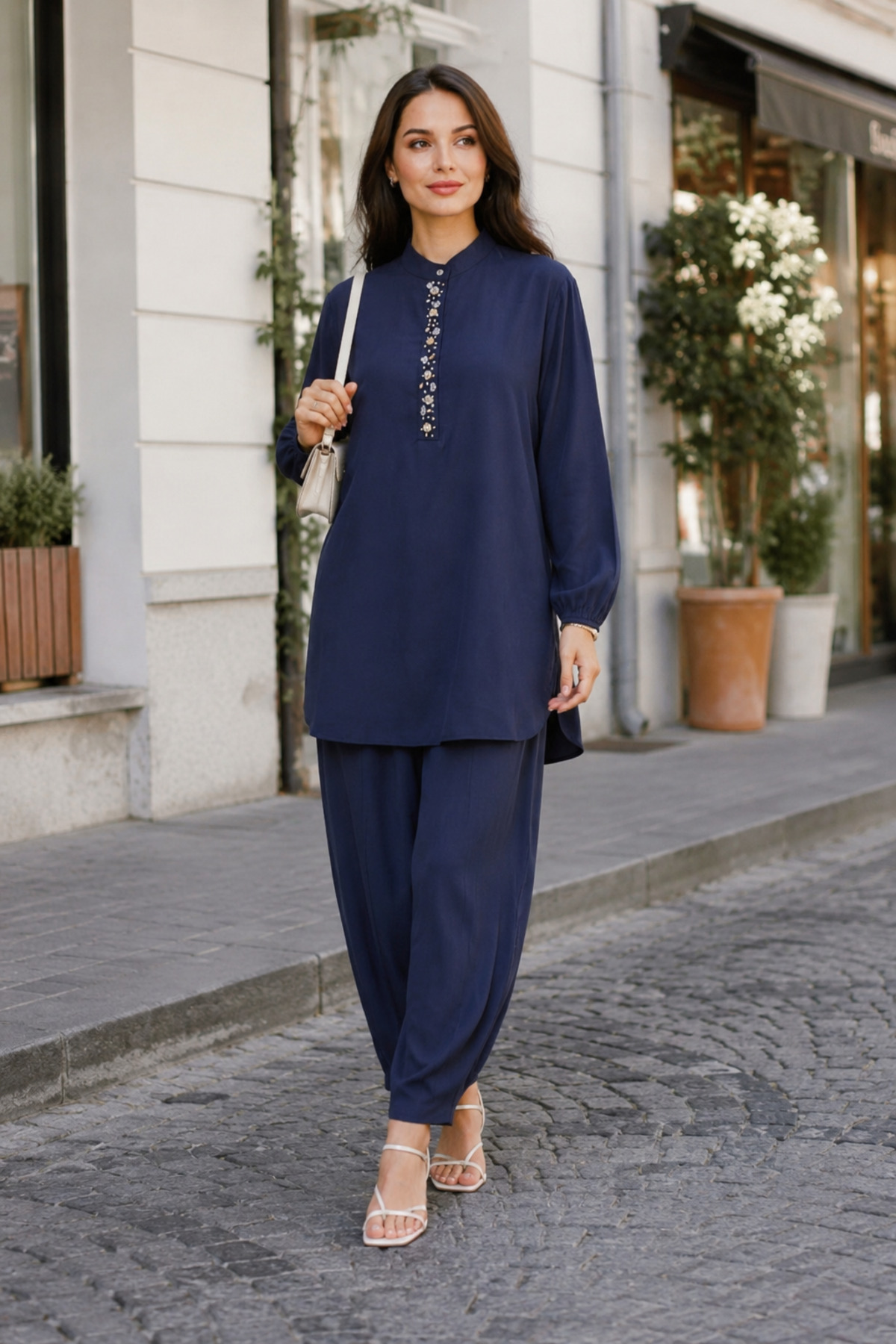 Women's Collar Embroidered Detailed Pants Set