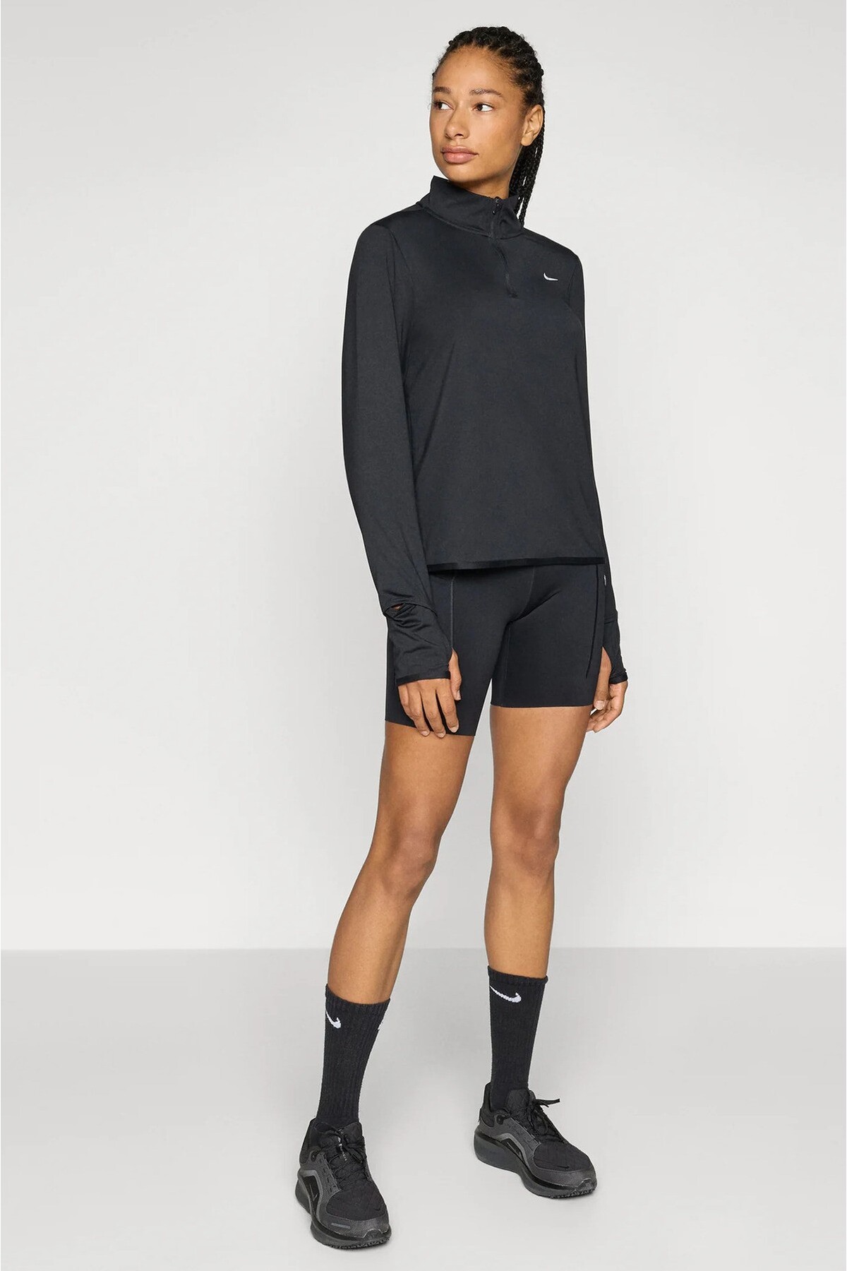 Nike Swift Element Dri-FIT Top Kadın Çeyrek Fermuar Sweatshrit görsel 4