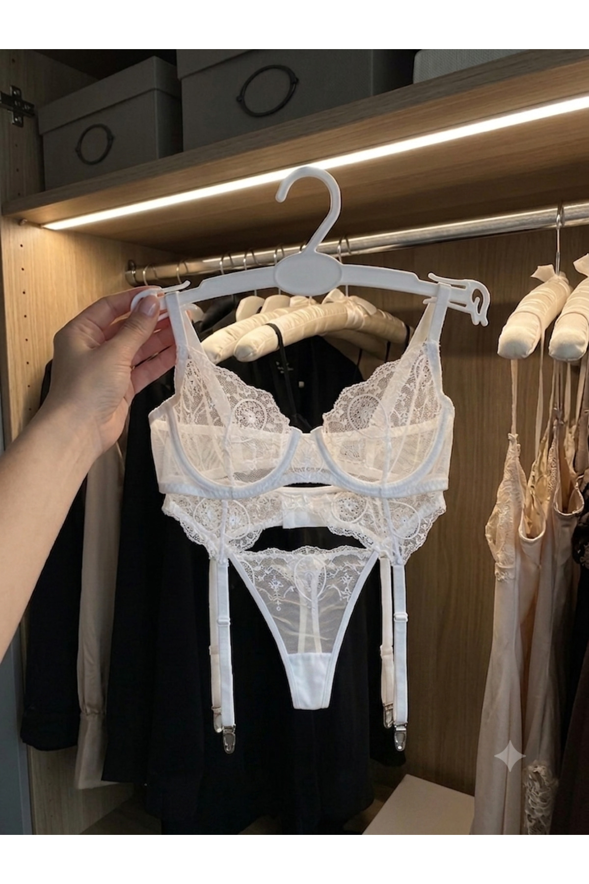 ست گارتر 3 تکه VENUSA Ecru and Lace - برای لحظاتی جذاب 3