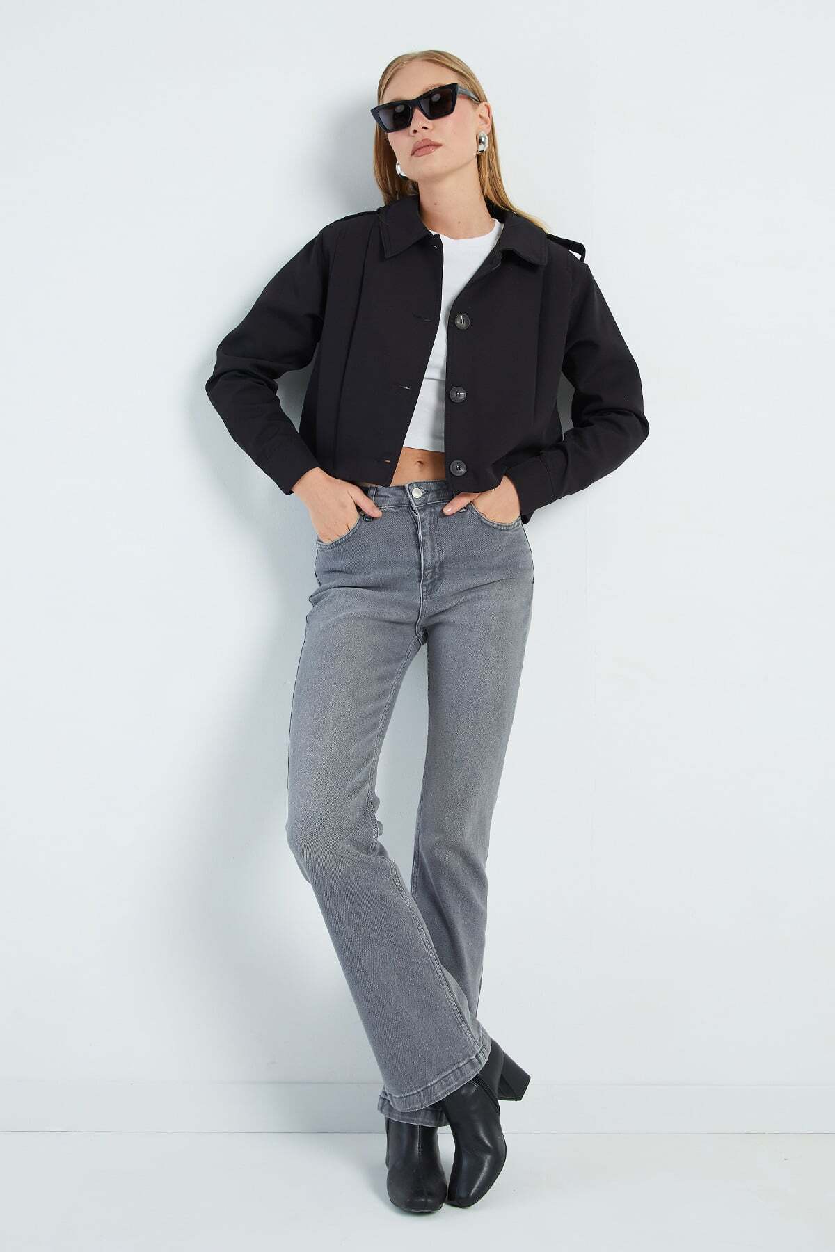 Fulla Moda Pileli Kruvaze Yaka Crop Trençkot görsel 3