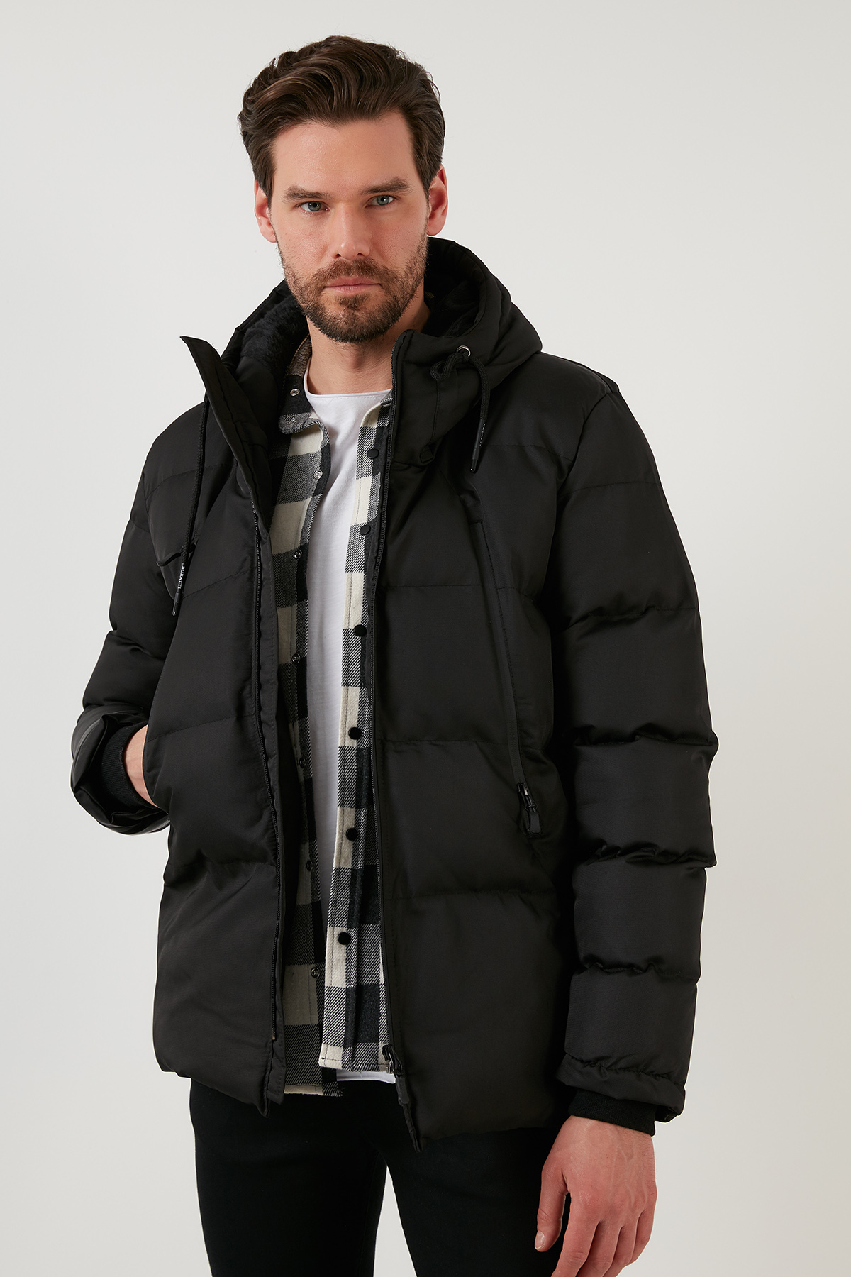 کاپشن مردانه کلاه دار ضد آب، ضد باد، ضد سرما، مدل Slim Fit 5717101 — مشکی — تصویر 3 از 8