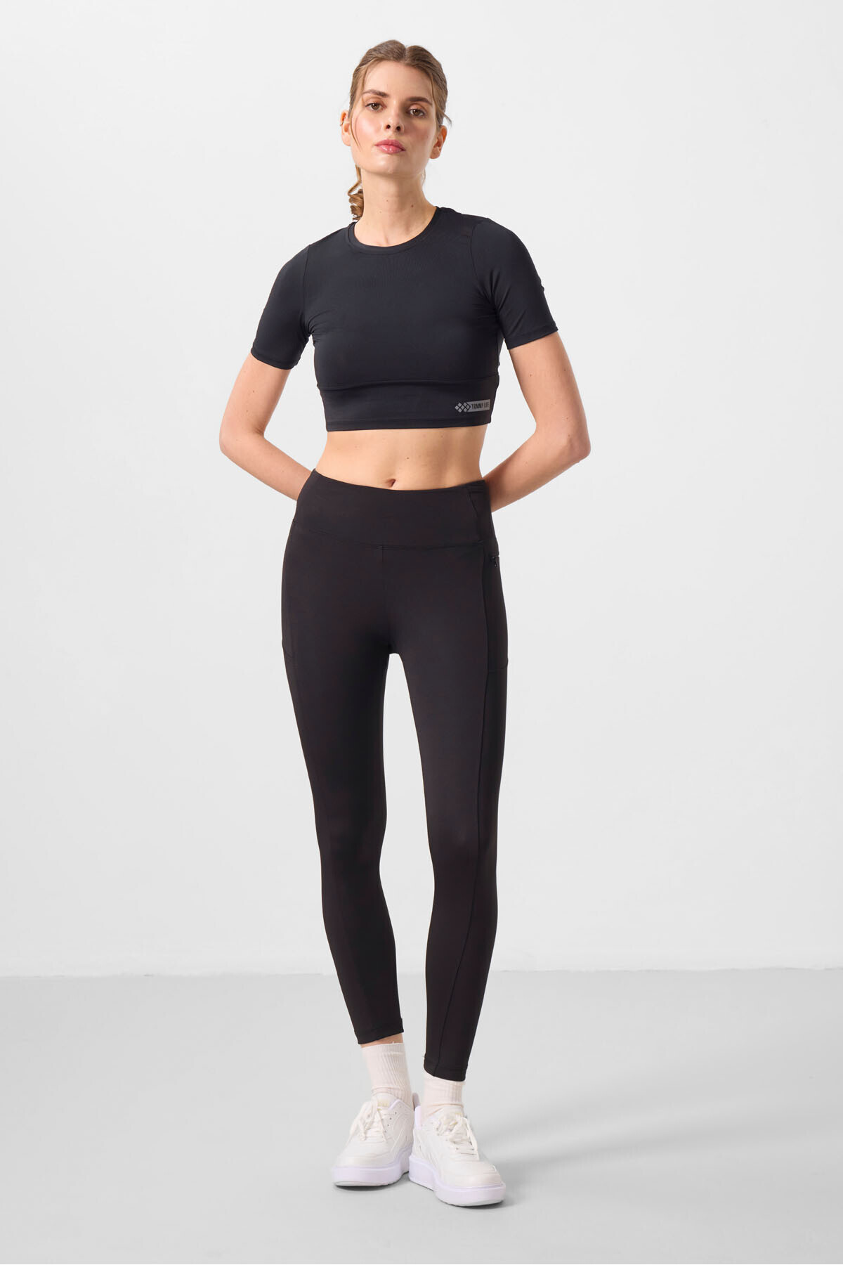 TOMMY LIFE Siyah Esnek Standart Fit Performans Kadın Tayt - 94667 görsel 3