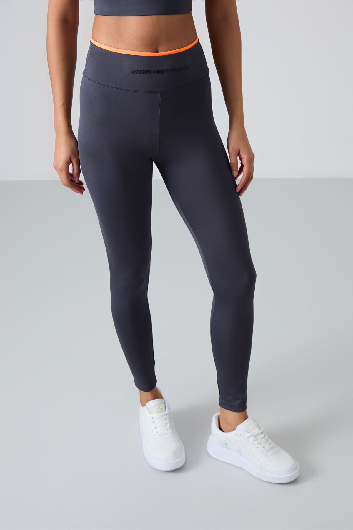 TOMMY LIFE Antrasit Esnek Standart Fit Performans Kadın Tayt Takım - 95333 görsel 4