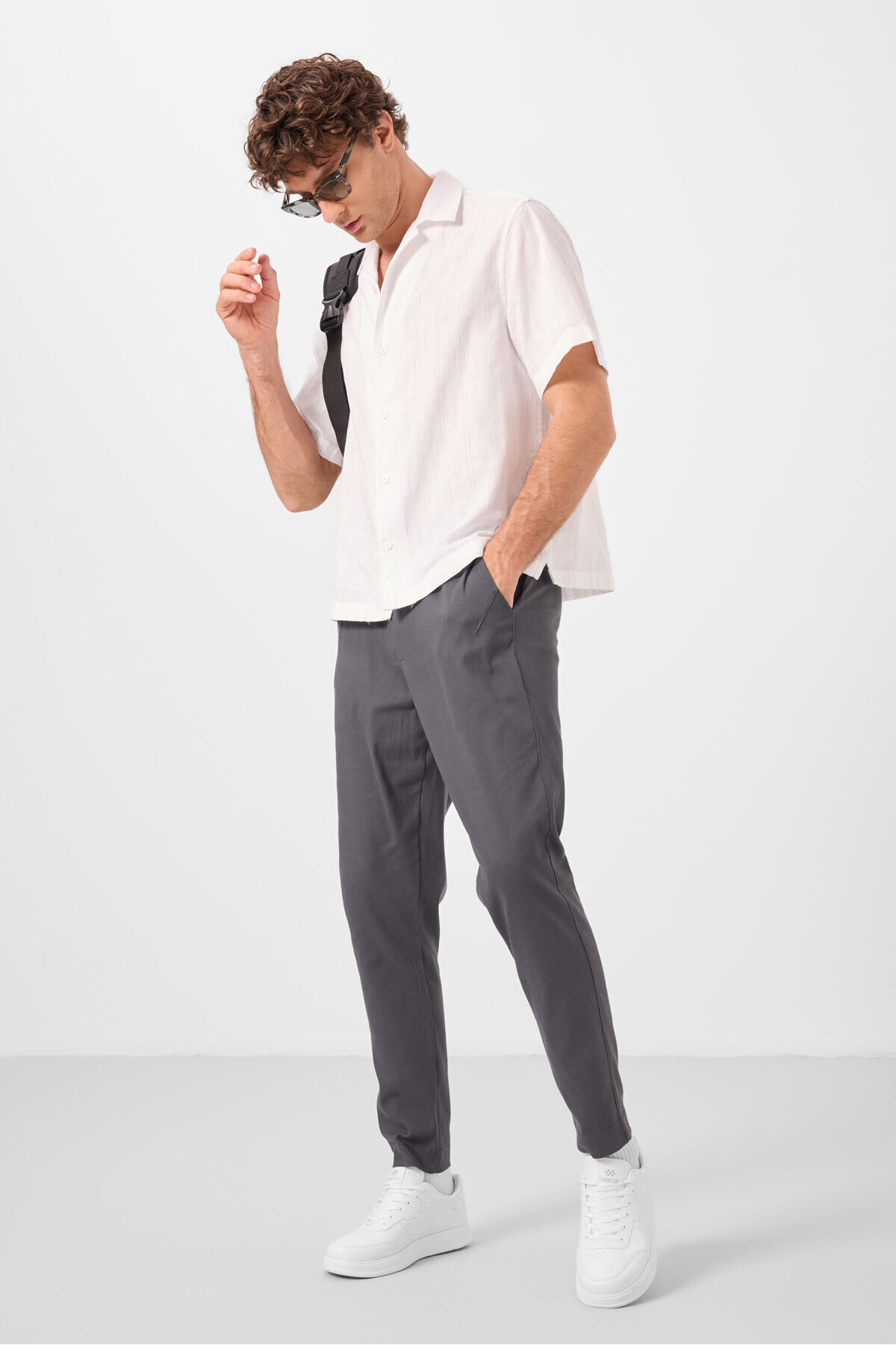 Antrasit Standart Fit Dokuma Hafif Esnek Chino Erkek Pantolon - 82177 — رنگارنگ T17ER-82177 — تصویر 5 از 8