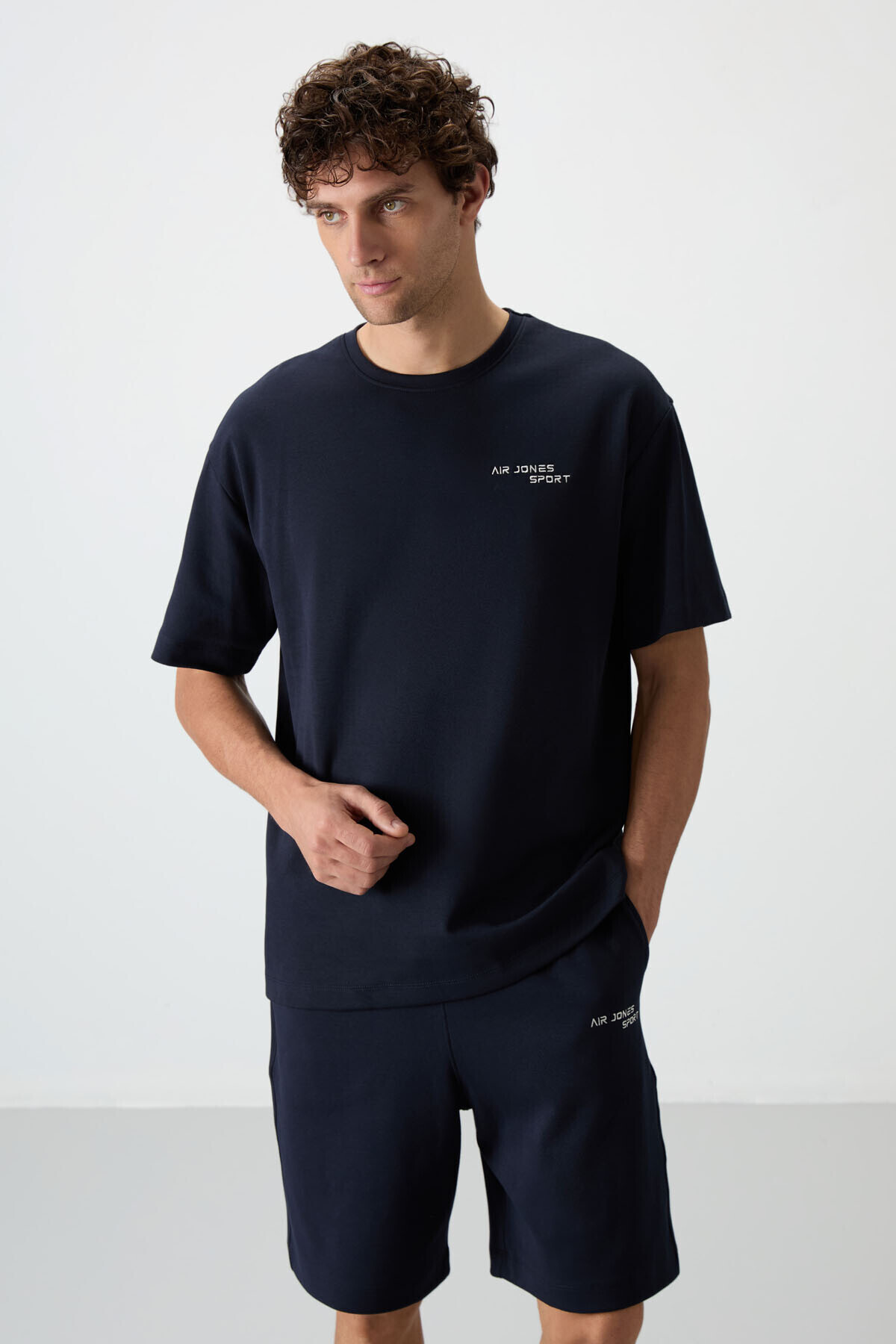 Lacivert Pamuklu Kalın Yumuşak Dokulu Oversize Fit Nakışlı Erkek Şort Takım - 85250 — رنگارنگ A15ER-85250 — تصویر 4 از 9