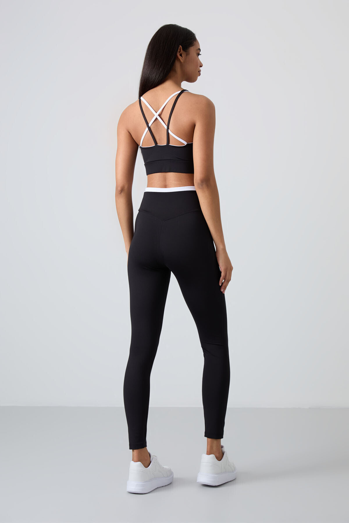 TOMMY LIFE Siyah Esnek Standart Fit Performans Kadın Tayt Takım - 95333 görsel 7