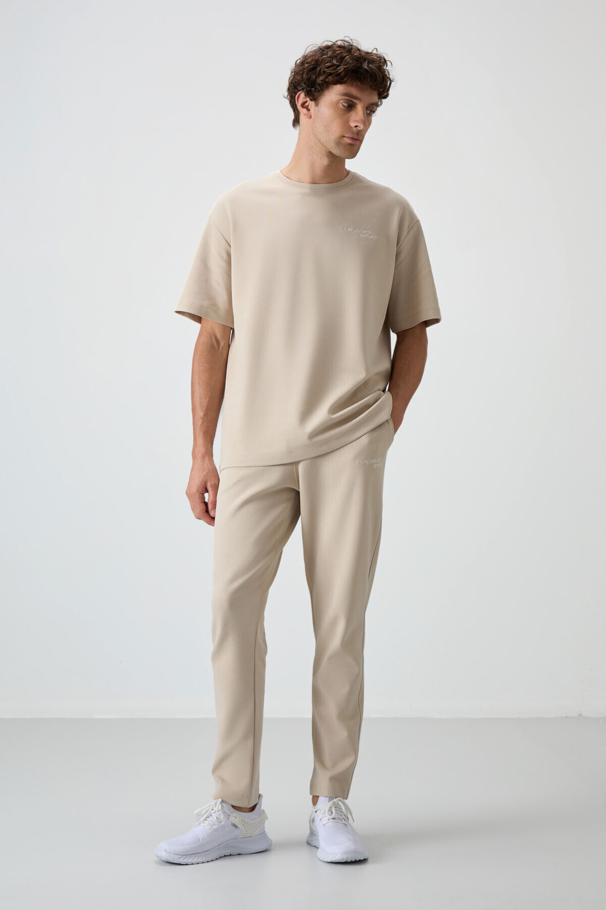 Bej Pamuklu Kalın Yumuşak Dokulu Oversize Fit Nakışlı Erkek Eşofman Takım - 85252 — بژ A15ER-85252