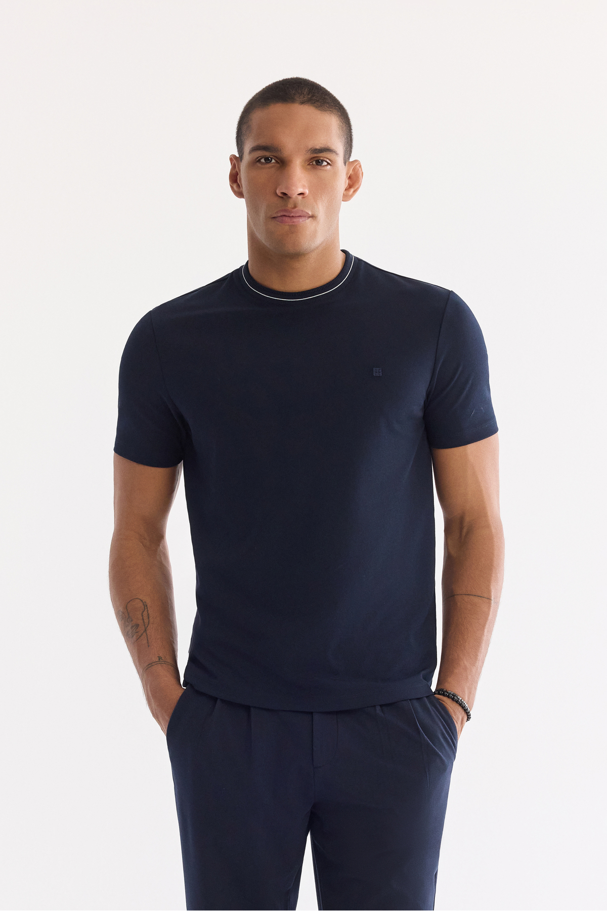 Avva Men's Navy Blue Crew Neck Easy-Iron Regular Fit T-Shirt A61Y1034