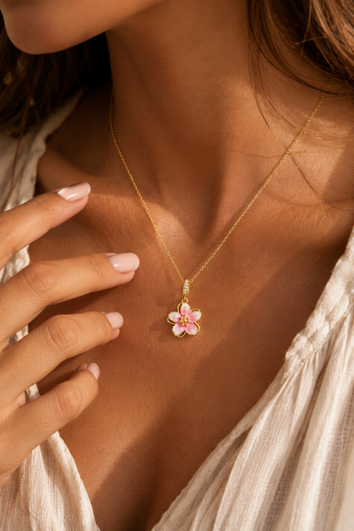 Spossy Silver Jewelry 925 Ayar Gümüş Gold Kaplamalı Mineli Manolya Çiçek Kolye görsel 2