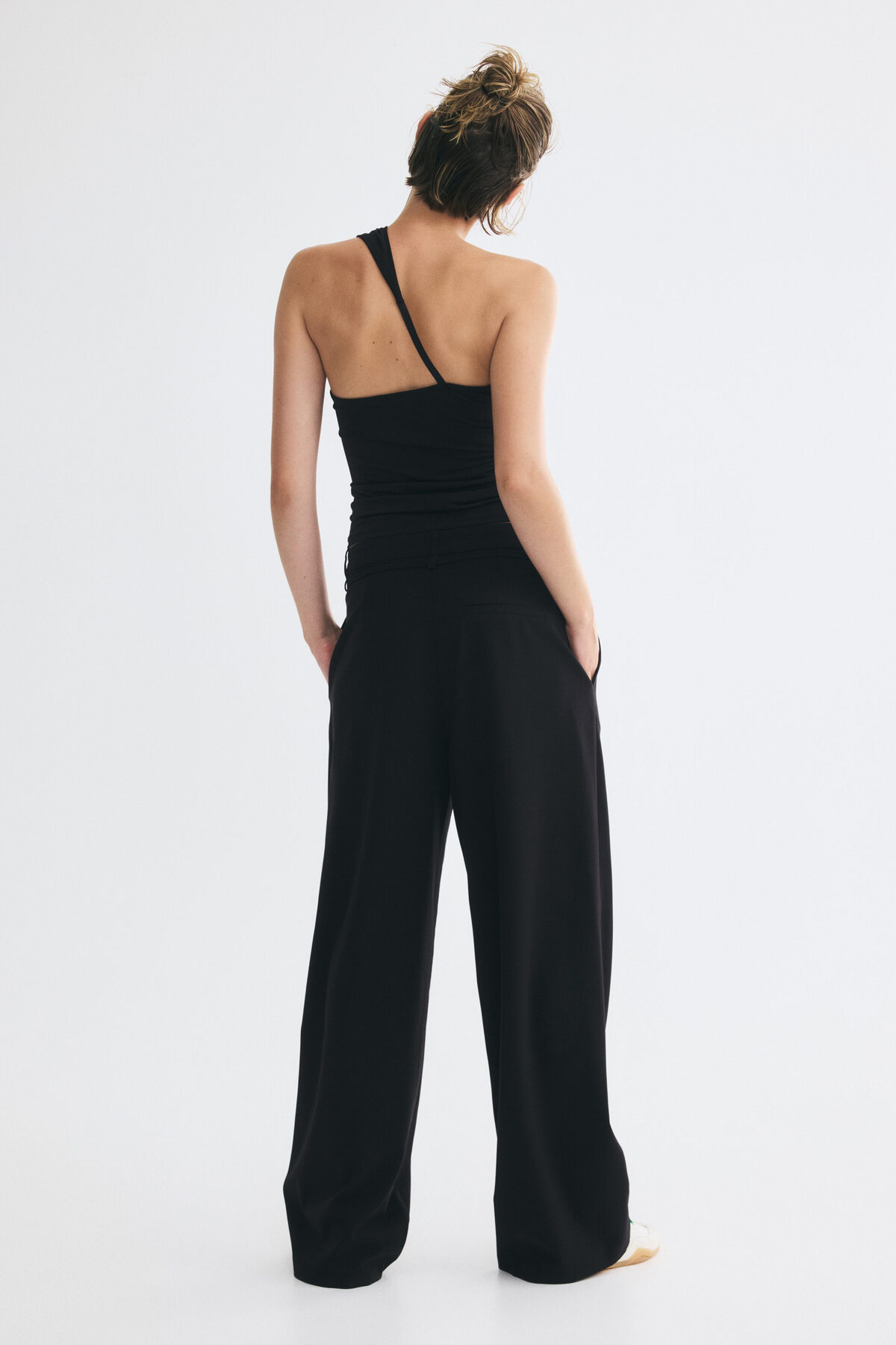 H&M Pileli ve Kuşaklı Pantolon görsel 3
