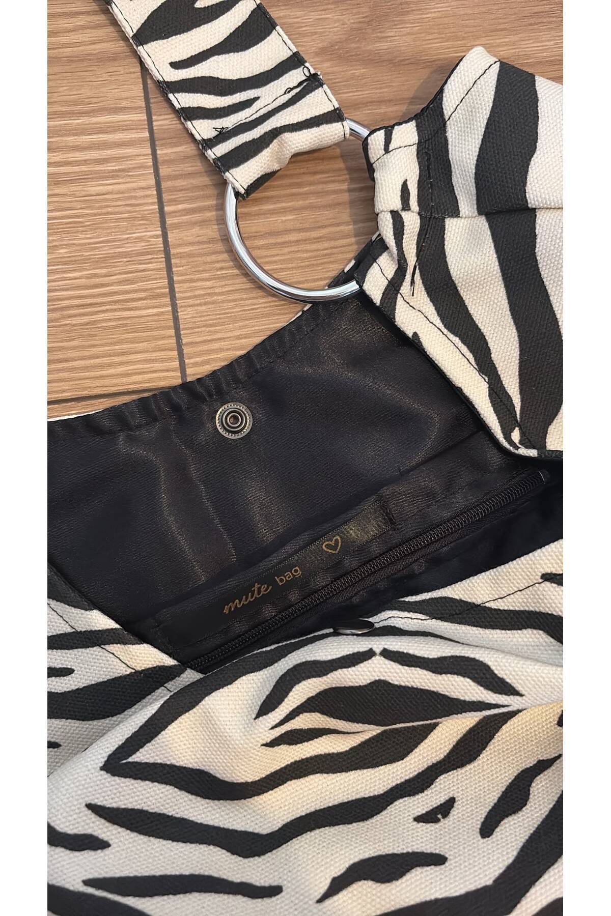 MUTE BAG Zebra Desen / Zebra Desen Omuz Çantası (28*49) görsel 2