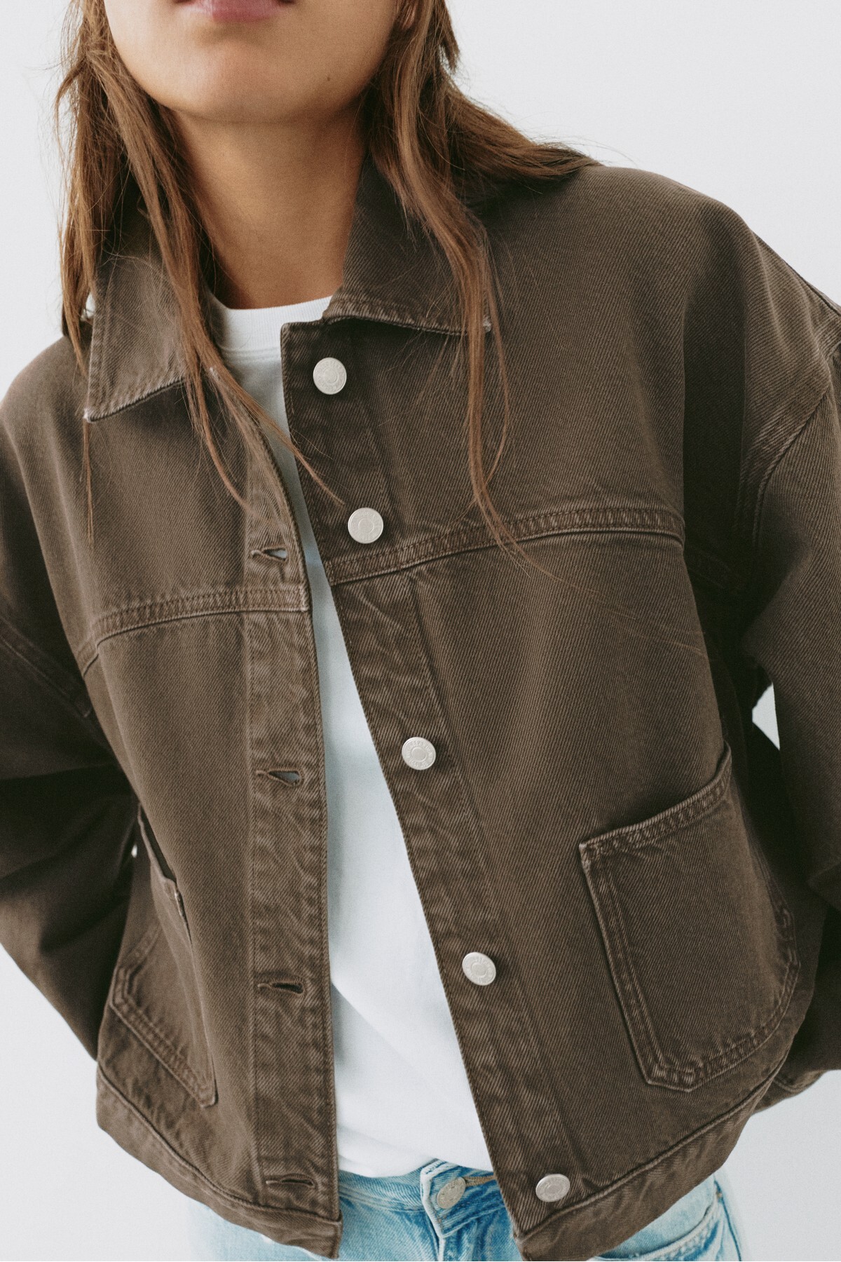 Pull & Bear Boxy kesim denim ince ceket görsel 6