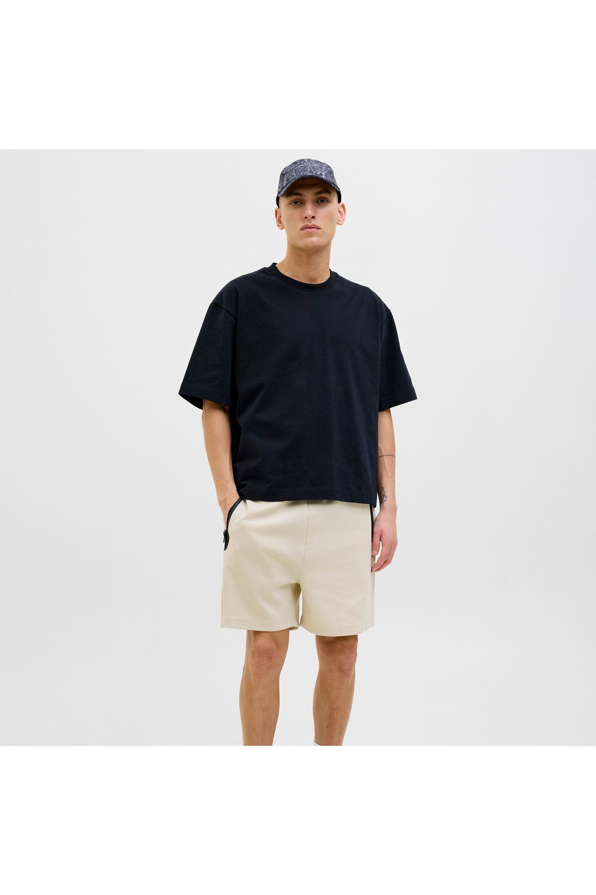 شلوارک مردانه جک اند جونز مدل Jpstgordon Fusion Sweat کد ۱۲۲۷۳۳۰۴ جک اند جونز شلوارک برمودا Jack & Jones