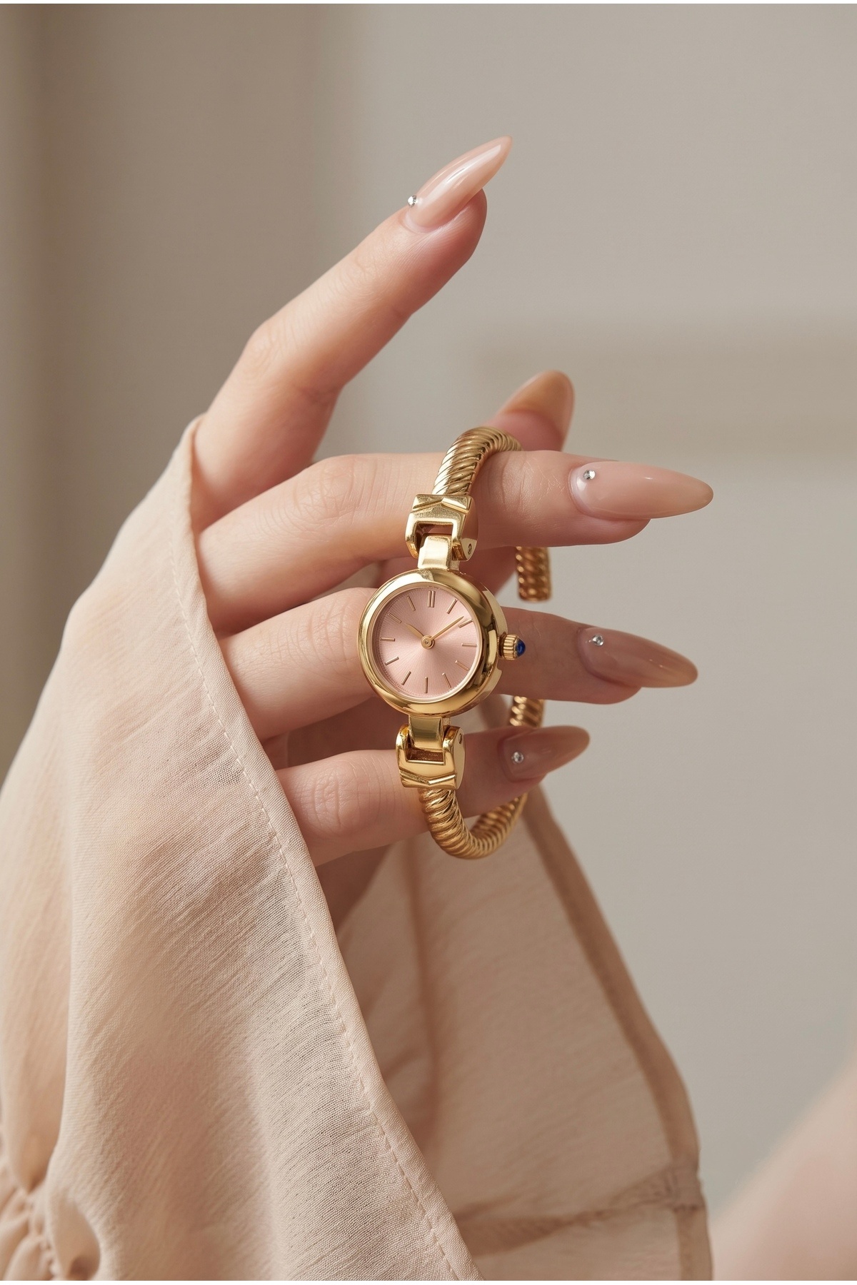 KLISHE 3’lü Luxury Kadın Çelik Saat Seti Kelepçeli Kordon Gold & Bordo & Pembe Renk Vintage Kadın Kol Saati Old Money Zarif Şık Lüks Premium | Limited Edition 2026 görsel 7