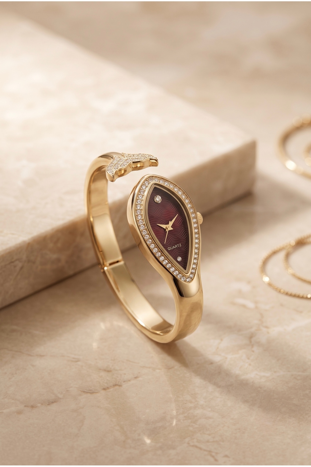 KLISHE 3’lü Luxury Kadın Çelik Saat Seti Kelepçeli Kordon Gold & Bordo & Pembe Renk Vintage Kadın Kol Saati Old Money Zarif Şık Lüks Premium | Limited Edition 2026 görsel 2