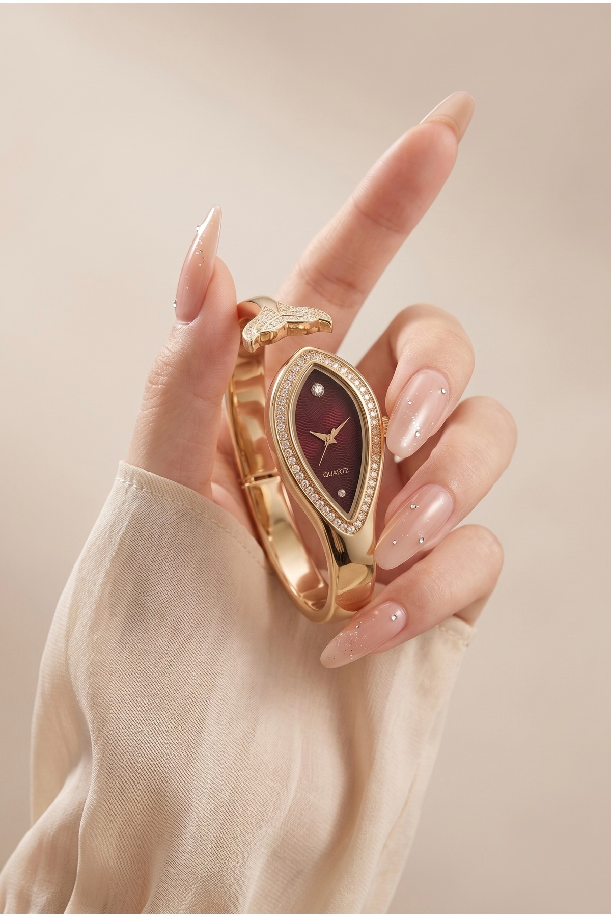KLISHE 3’lü Luxury Kadın Çelik Saat Seti Kelepçeli Kordon Gold & Bordo & Pembe Renk Vintage Kadın Kol Saati Old Money Zarif Şık Lüks Premium | Limited Edition 2026 görsel 5
