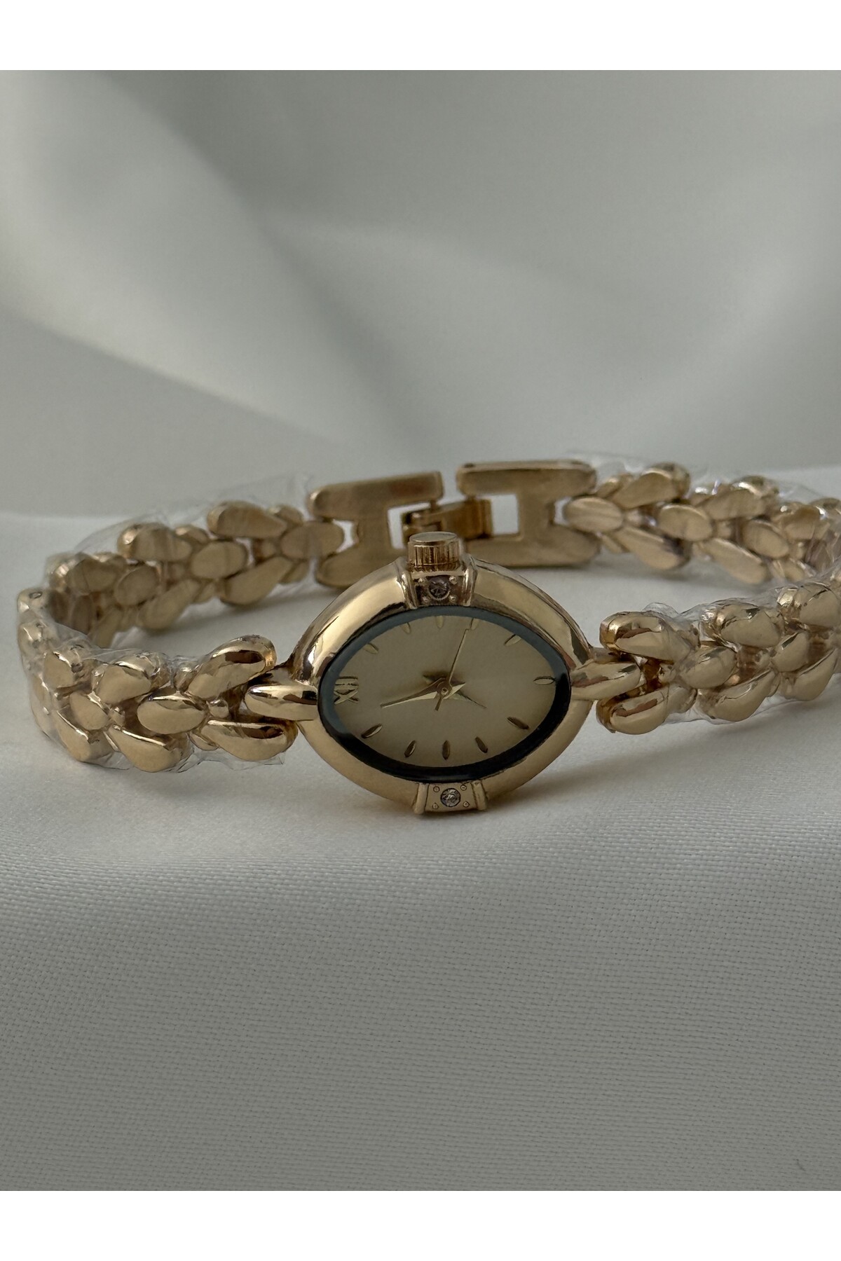 Lillianna Vintage Kadın Gold Oval Kadranlı Taş Detaylı Altın Kordon Quartz Kol Saati görsel 8