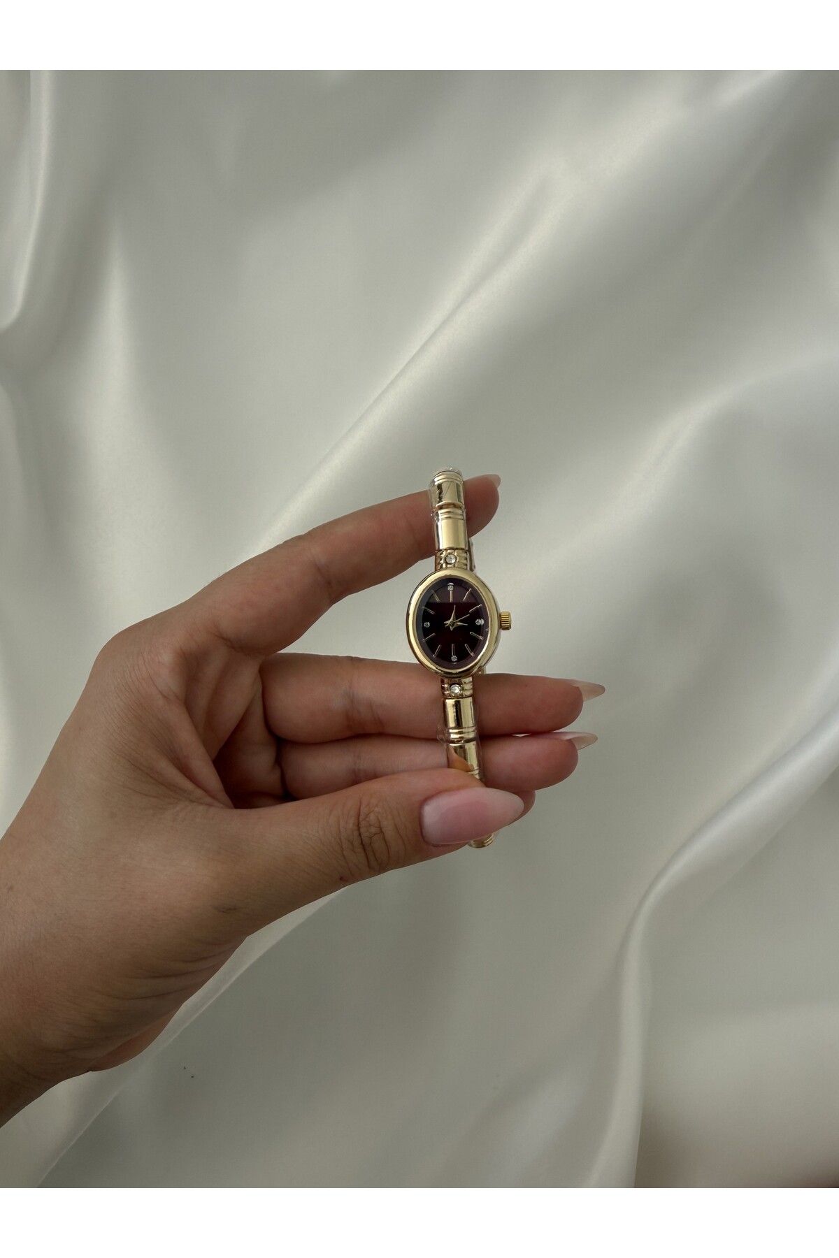 Lillianna Gold Kol Saati Oval Kadranlı Taş Detaylı Vintage İnce Çelik Kordon Quartz Saat Bordo Kadran / Krem Kadran / Beyaz Kadran görsel 4
