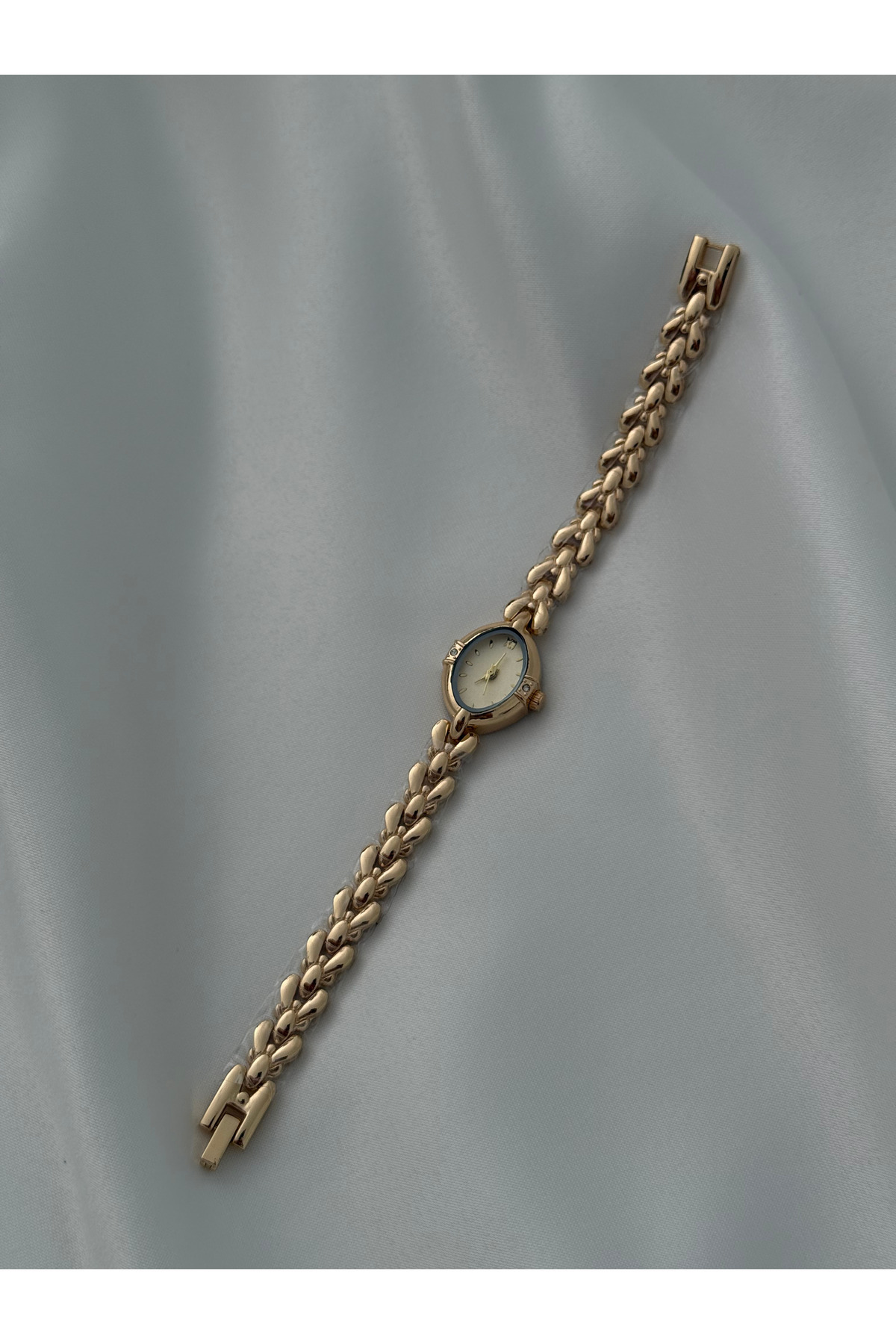 Lillianna Vintage Kadın Gold Oval Kadranlı Taş Detaylı Altın Kordon Quartz Kol Saati görsel 7