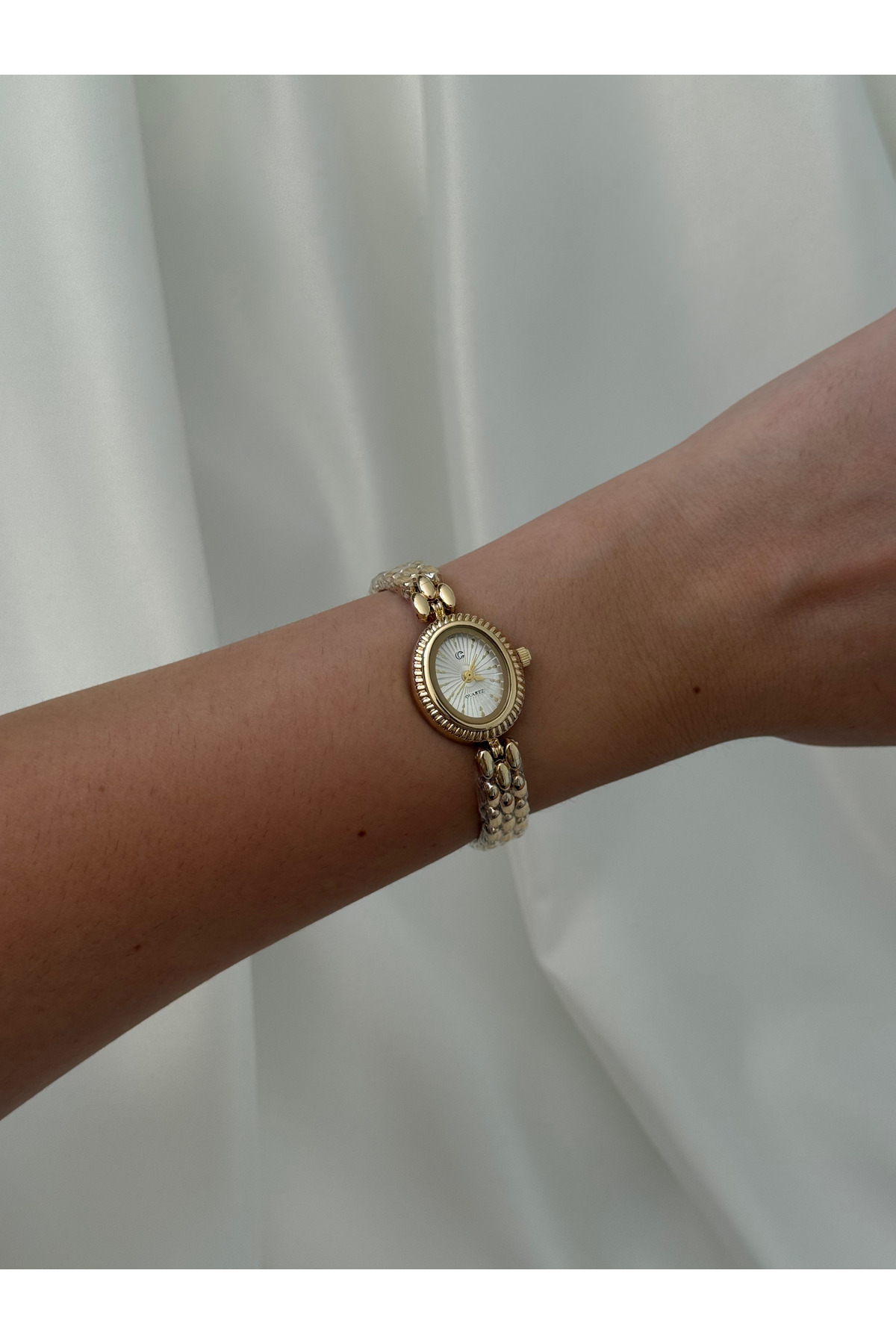 Lillianna Kadın Gold Oval Kadranlı Vintage Bileklik Tasarım Çelik Kordon Analog Quartz Kol Saati - Bordo, Krem, Yeşil