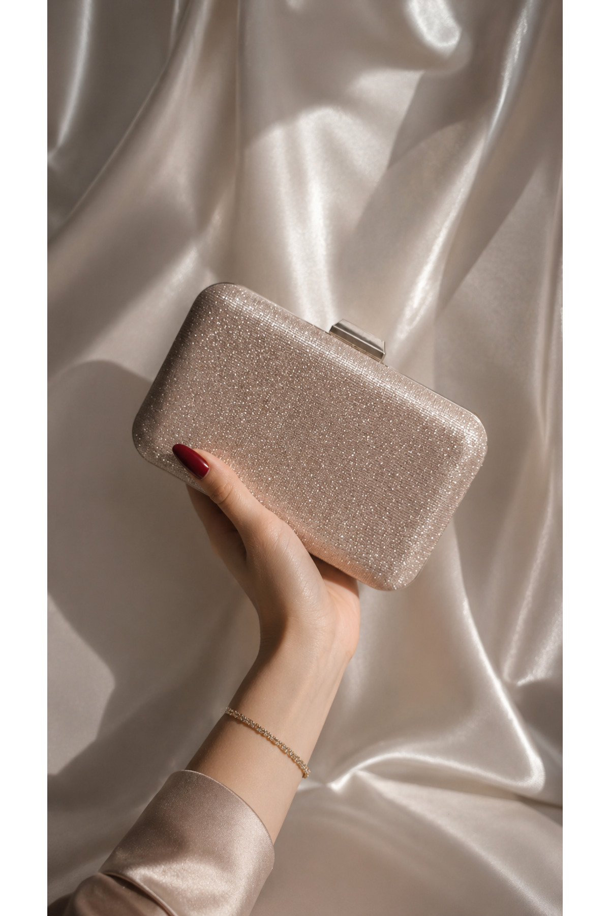 Gül karatekin gk Kadın Rose Gold Kumsim ( İthl SİM DÖKMEYEN) Ekstra Zincirli ve Çıkarılabilir Tutma Saplı Şık Abiye Portföy Çanta