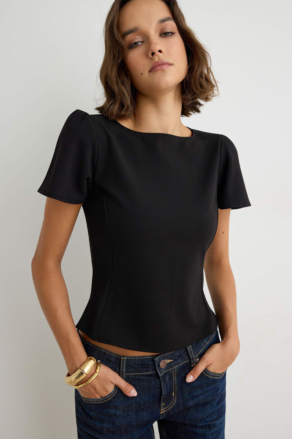 Trendyolmilla Siyah Düz Fitted/Vücuda Oturan Balon Kol Örme Bluz TWOAW27BZ00262