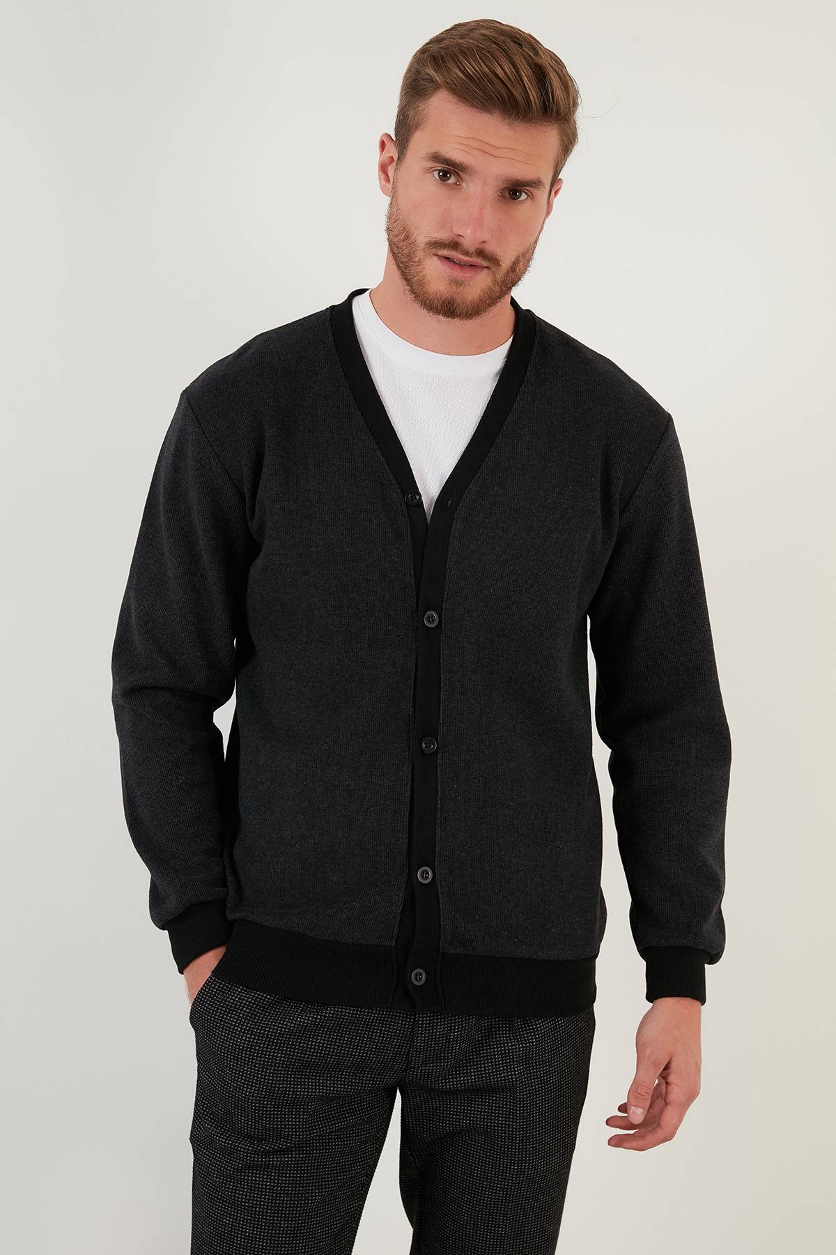 Buratti Pamuklu Regular Fit Düğmeli V Yaka Hırka Erkek HIRKA 456205 görsel 3